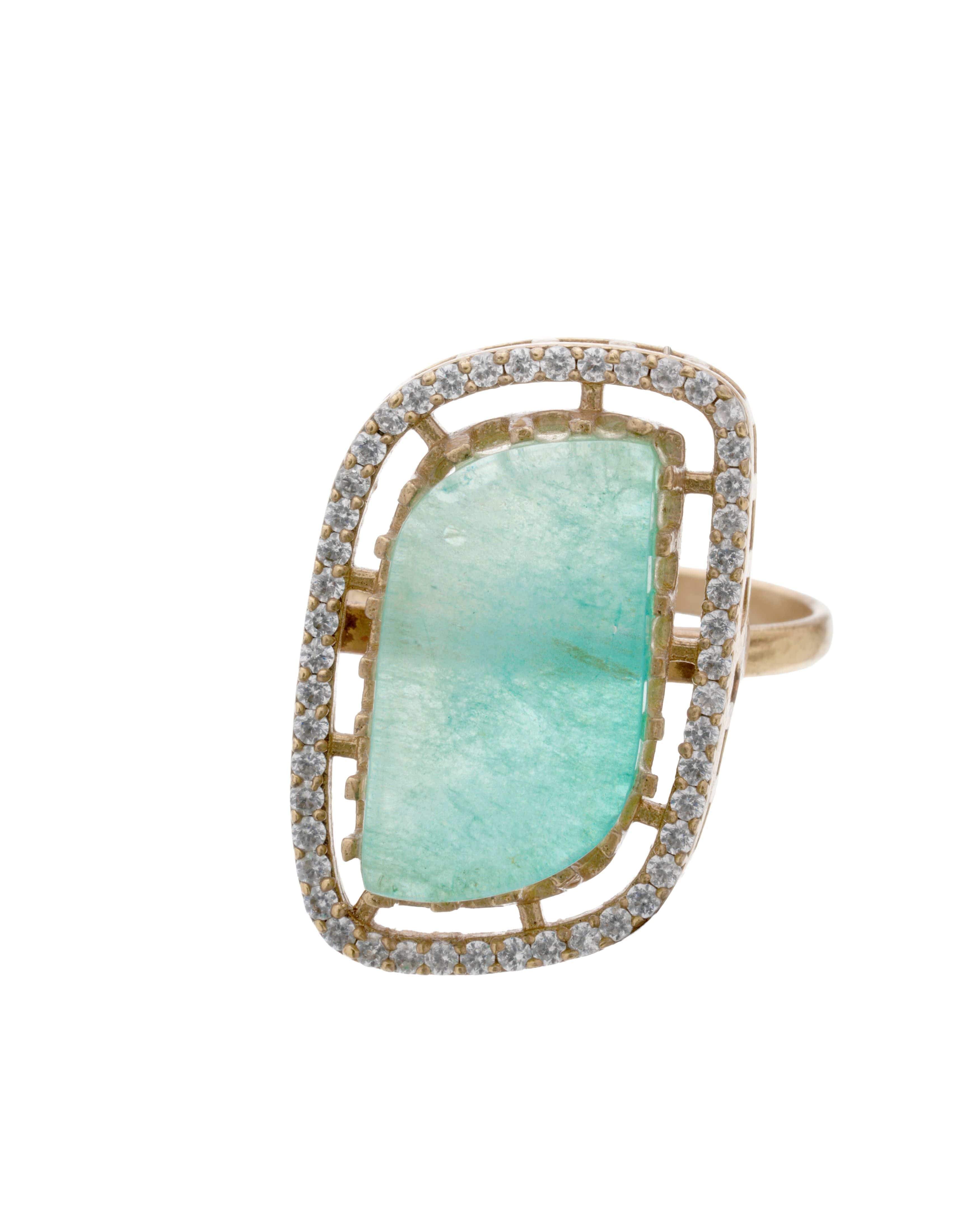 Regal Radiance: Emerald Majesty Gold Ring