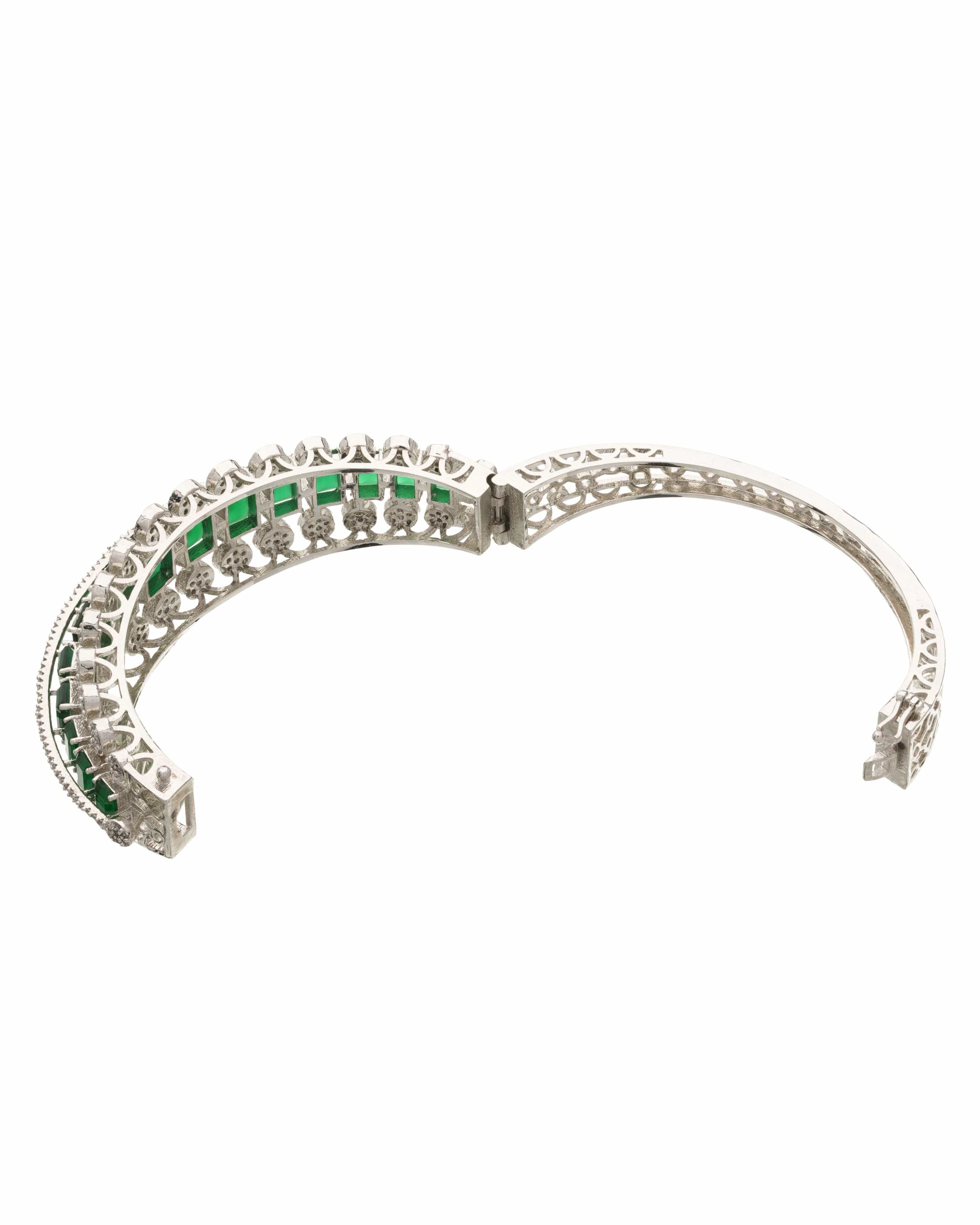Elegant Radiance – Luxe Semi precious Emerald  Colored Stone Inlay Openable Braclet with CZ