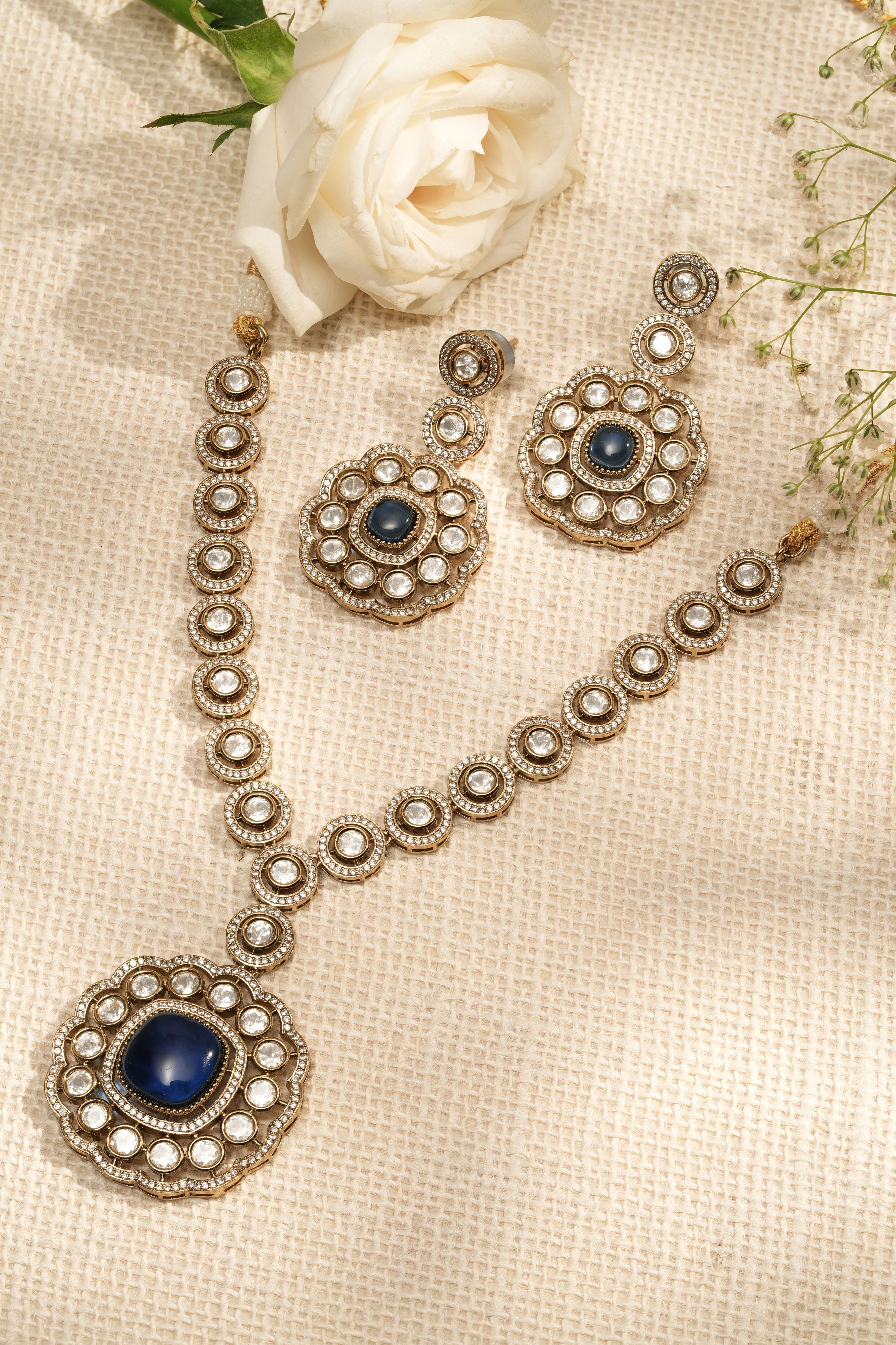 Royal Moon – White Pendant  Kundan Necklace