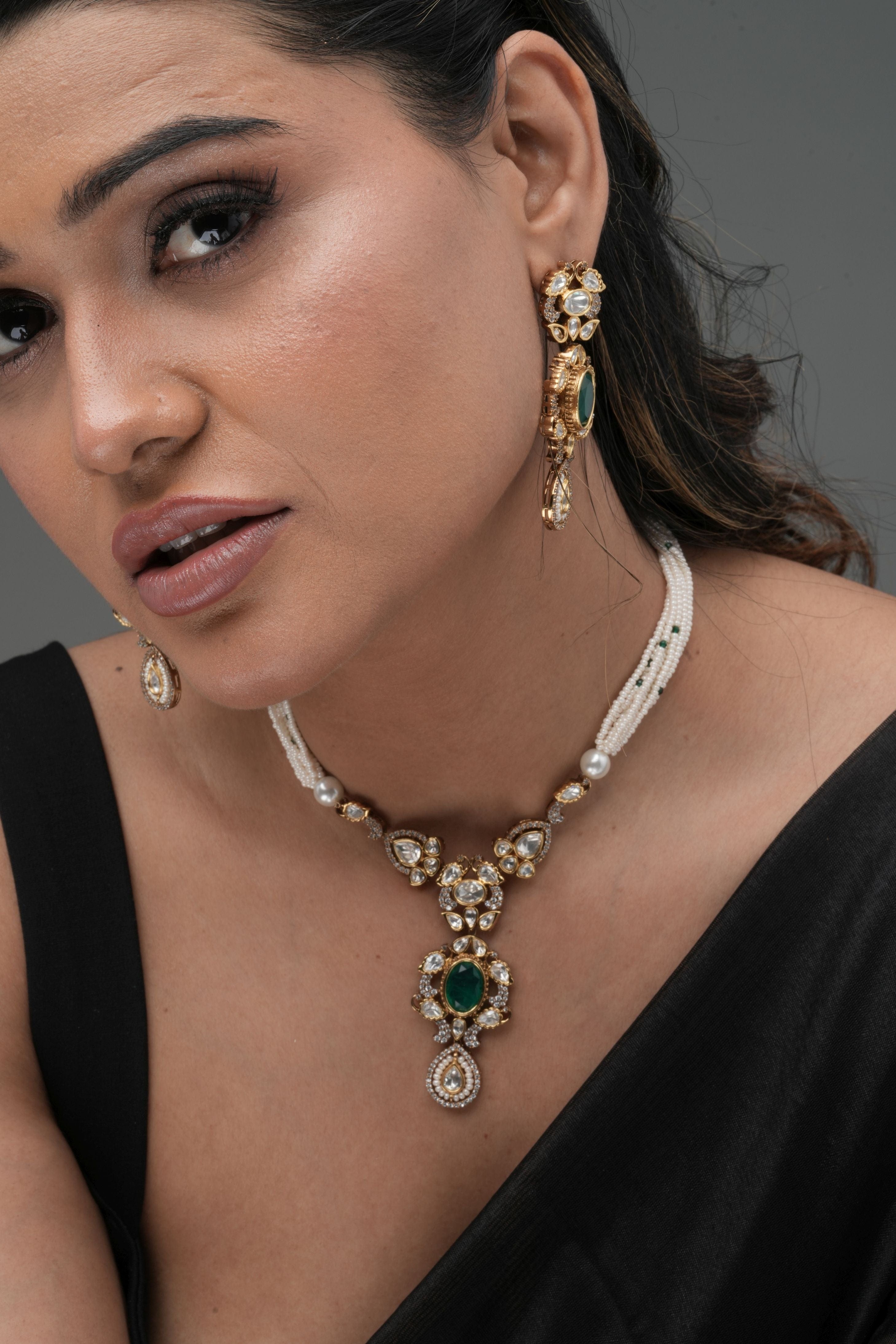 Exquisite Emerald Enchant Beaded Tassel Necklace with Earrings