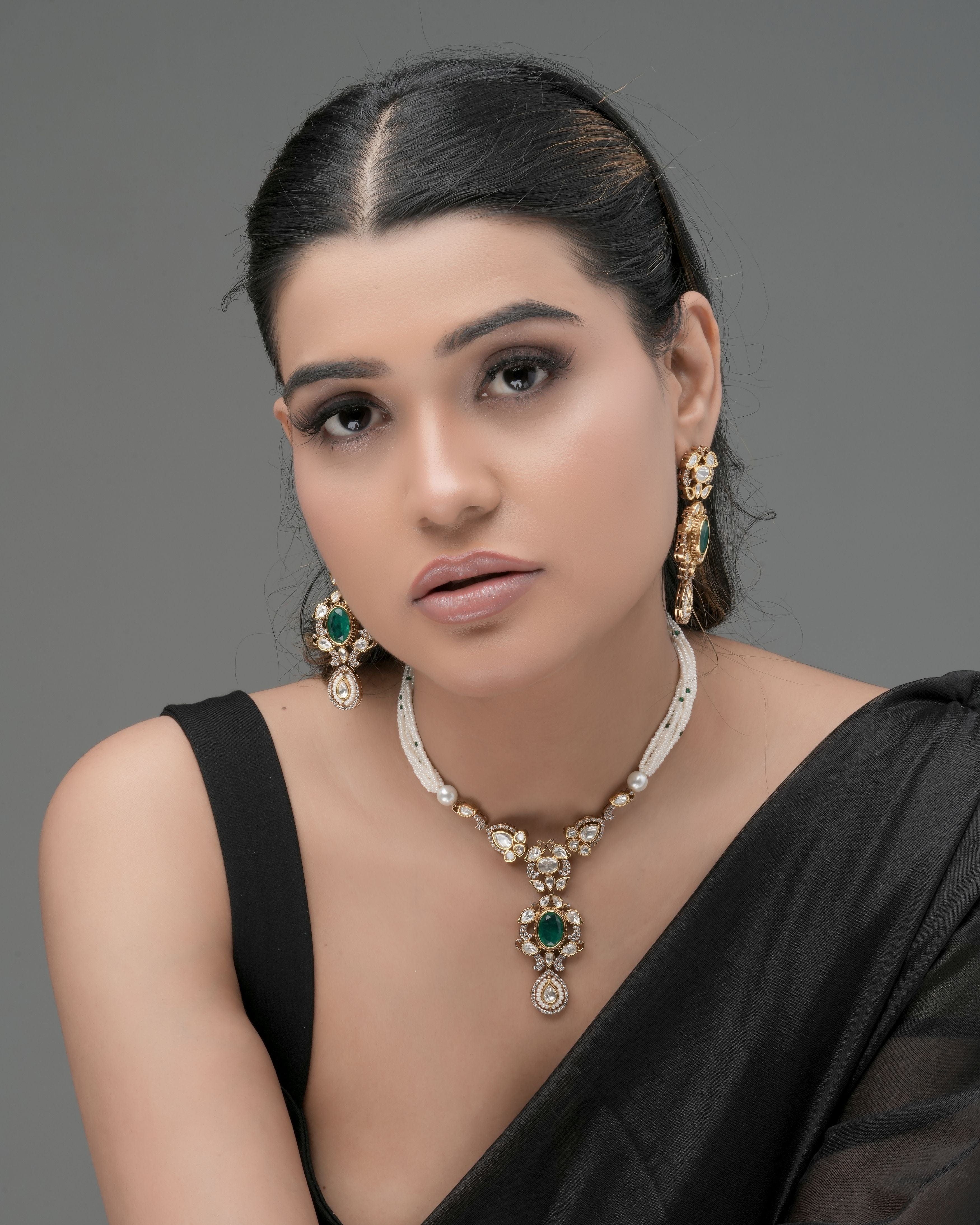 Exquisite Emerald Enchant Beaded Tassel Necklace with Earrings