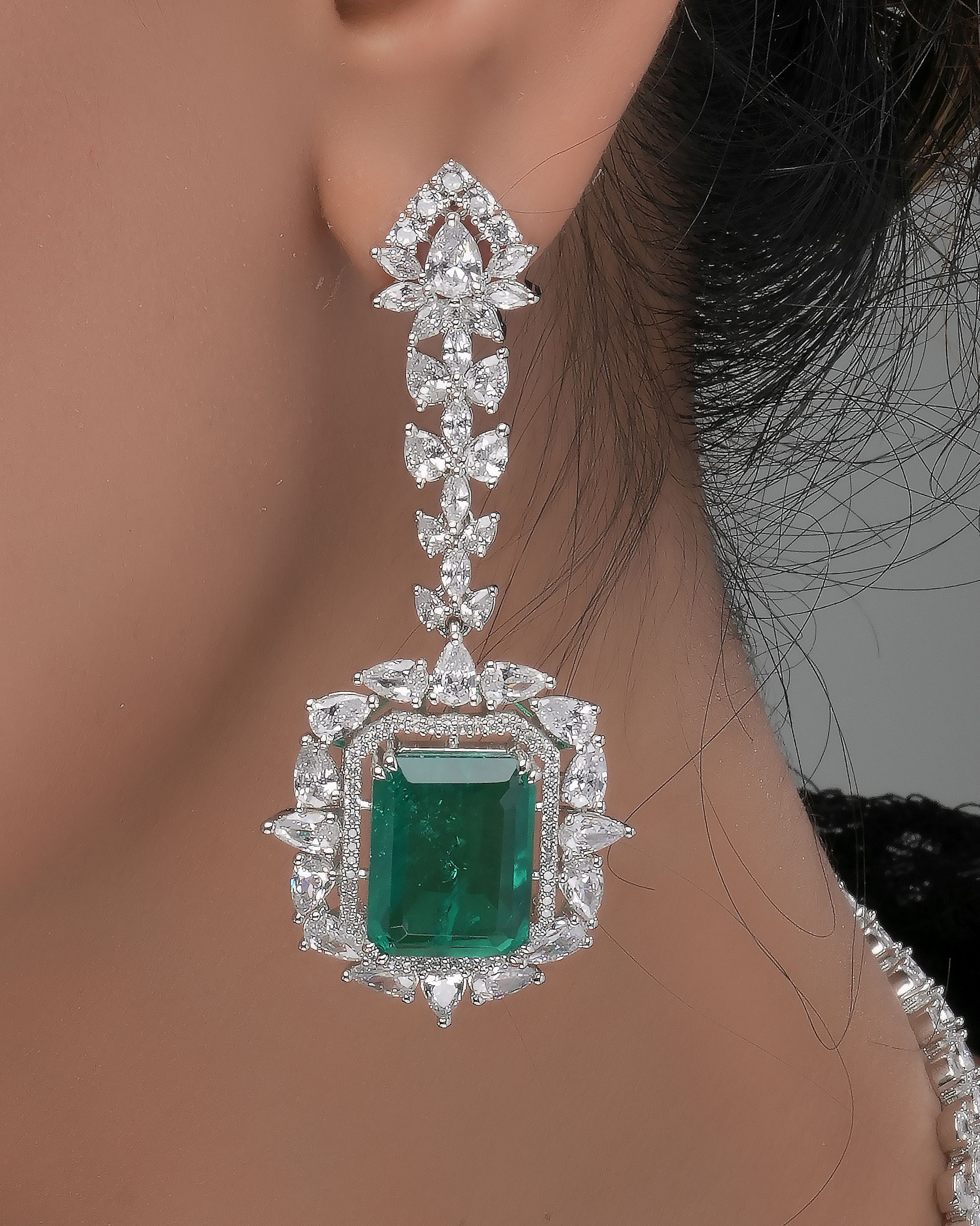 Emerald Radiance Necklace & Earrings Set – Silver Plated with CZ Halo