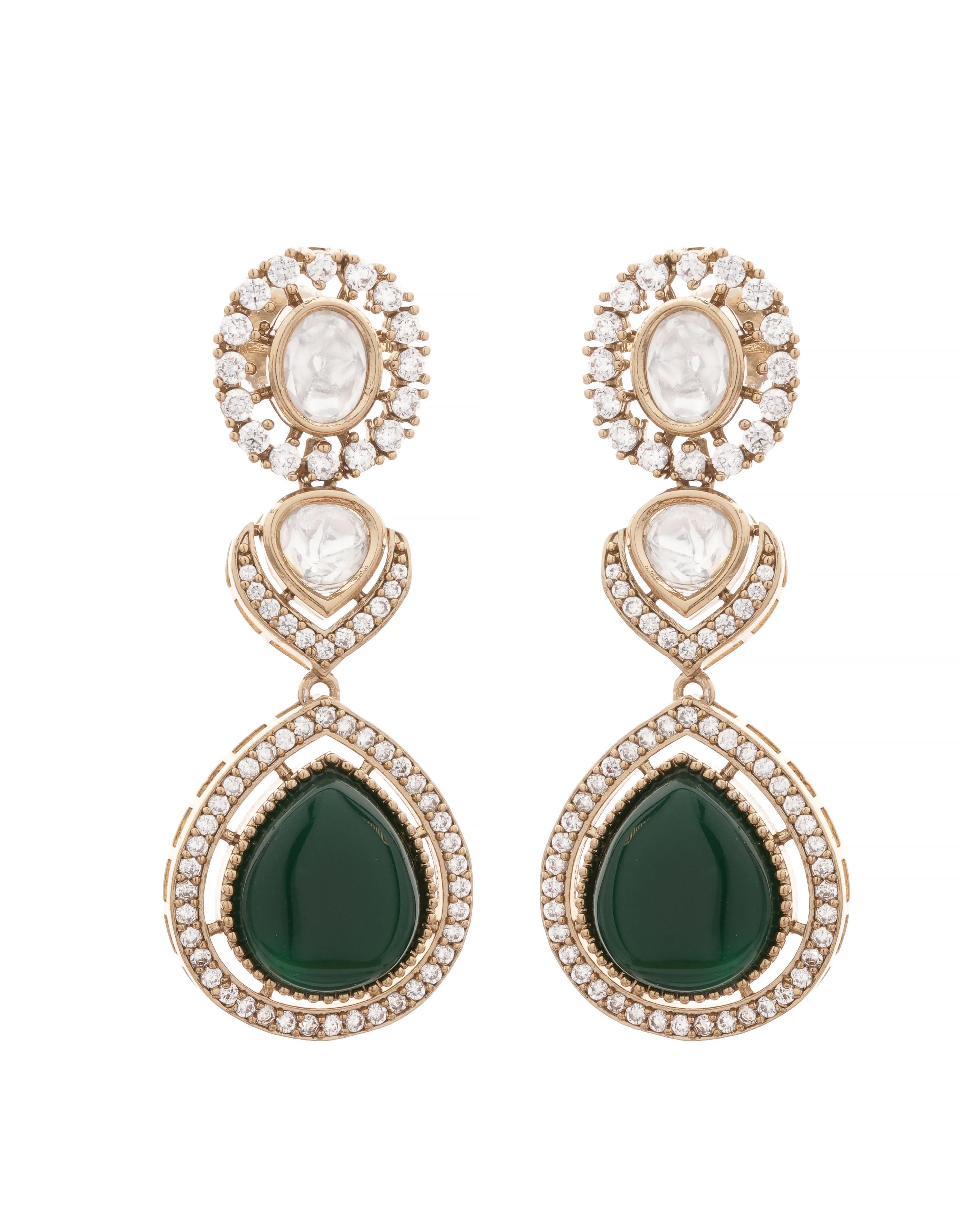 Kundan Choker Necklace with Green Moissanie Pendant