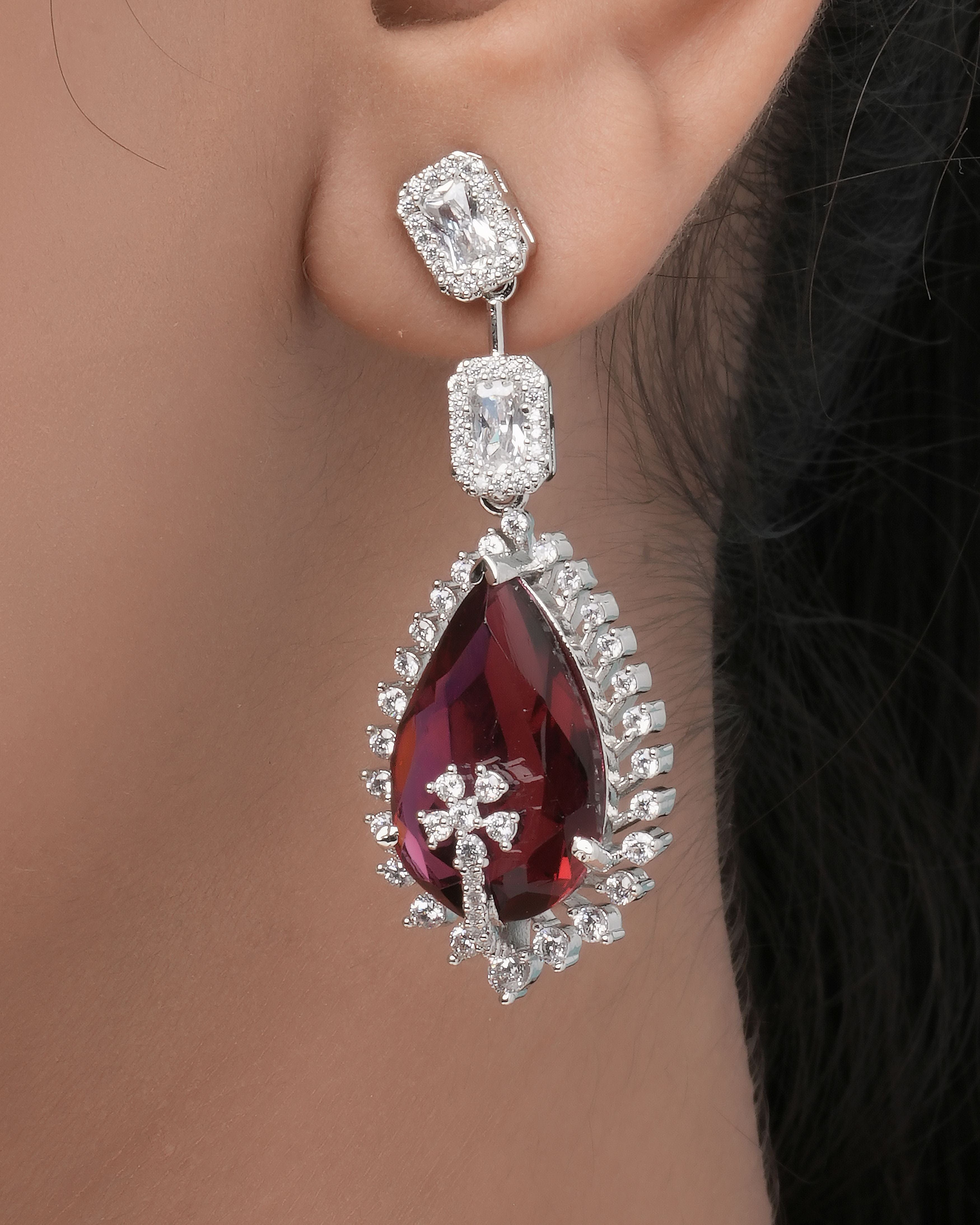 Elegant Green Teardrop Necklace & Earrings Set – Crystal Studded Statement Jewelry