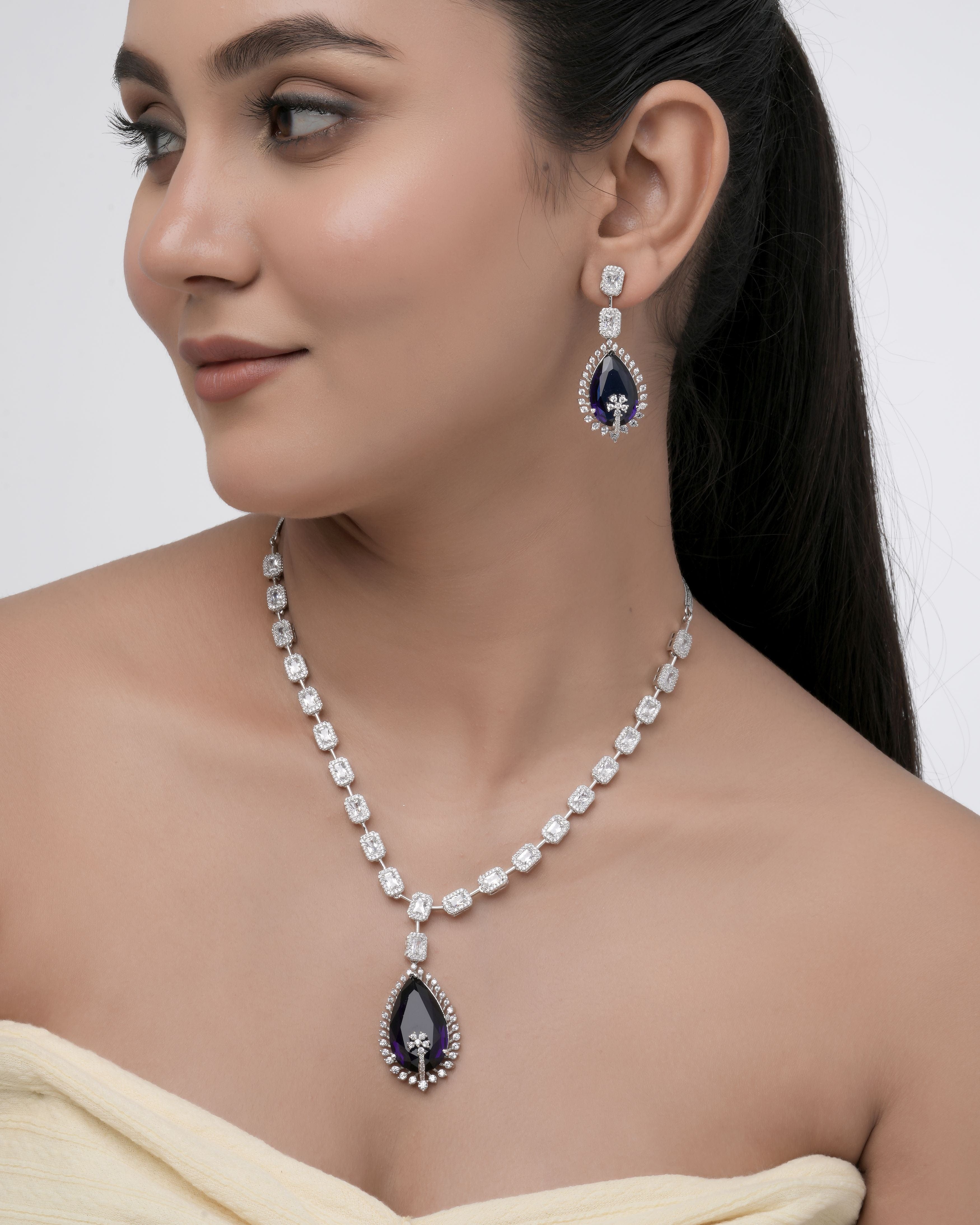 Elegant Green Teardrop Necklace & Earrings Set – Crystal Studded Statement Jewelry