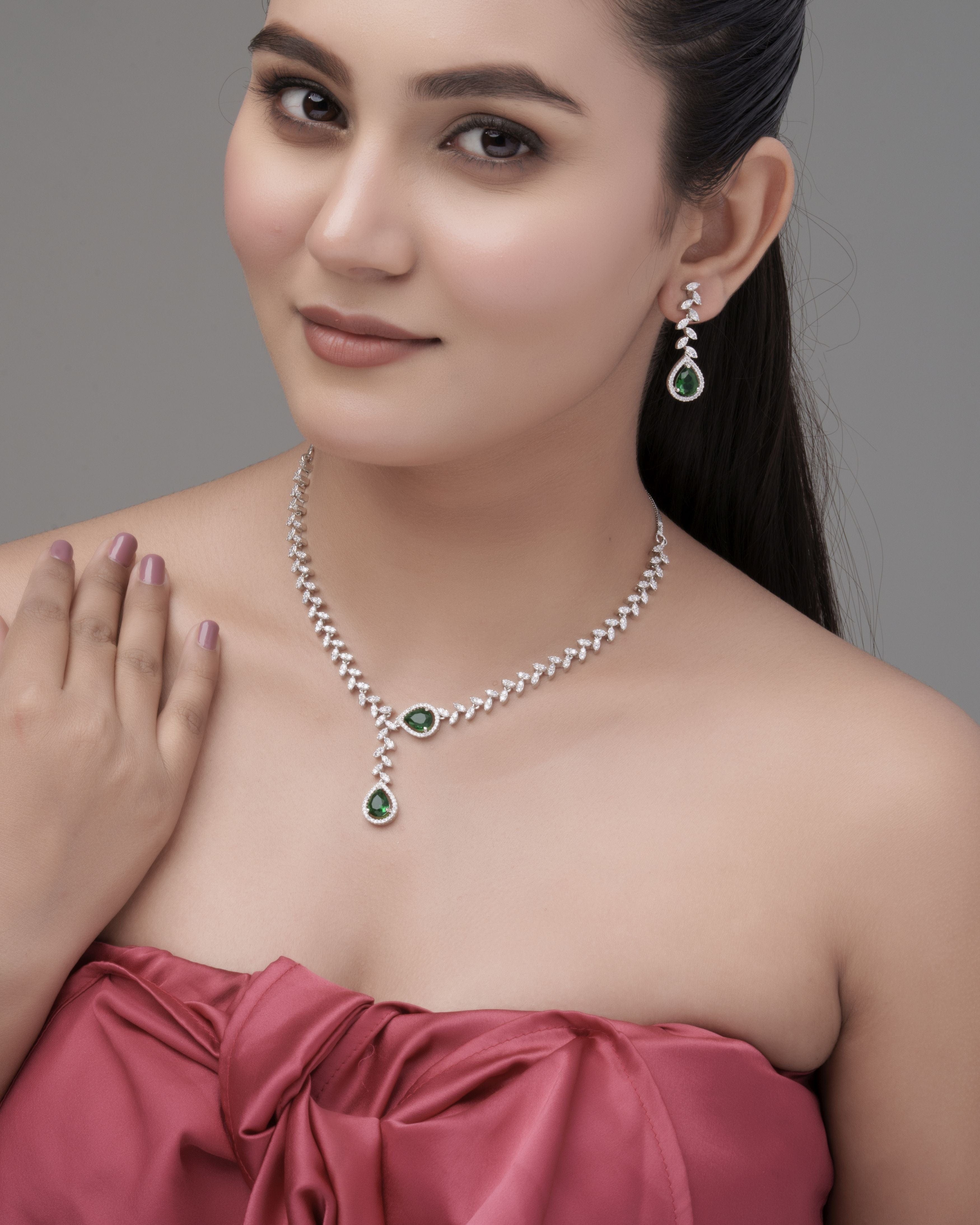 Emerald Teardrop Shine Necklace & Earrings Set