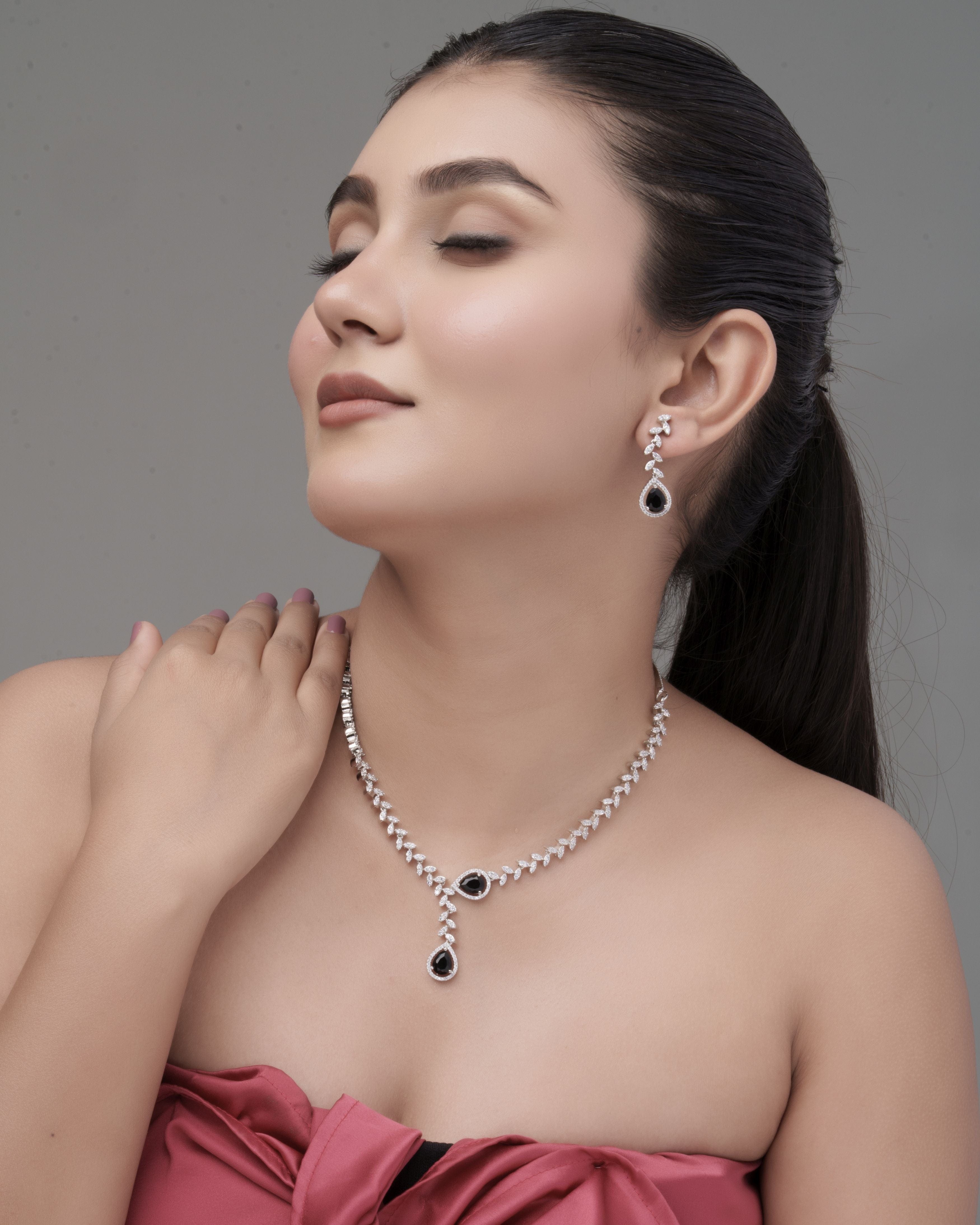 Emerald Teardrop Shine Necklace & Earrings Set