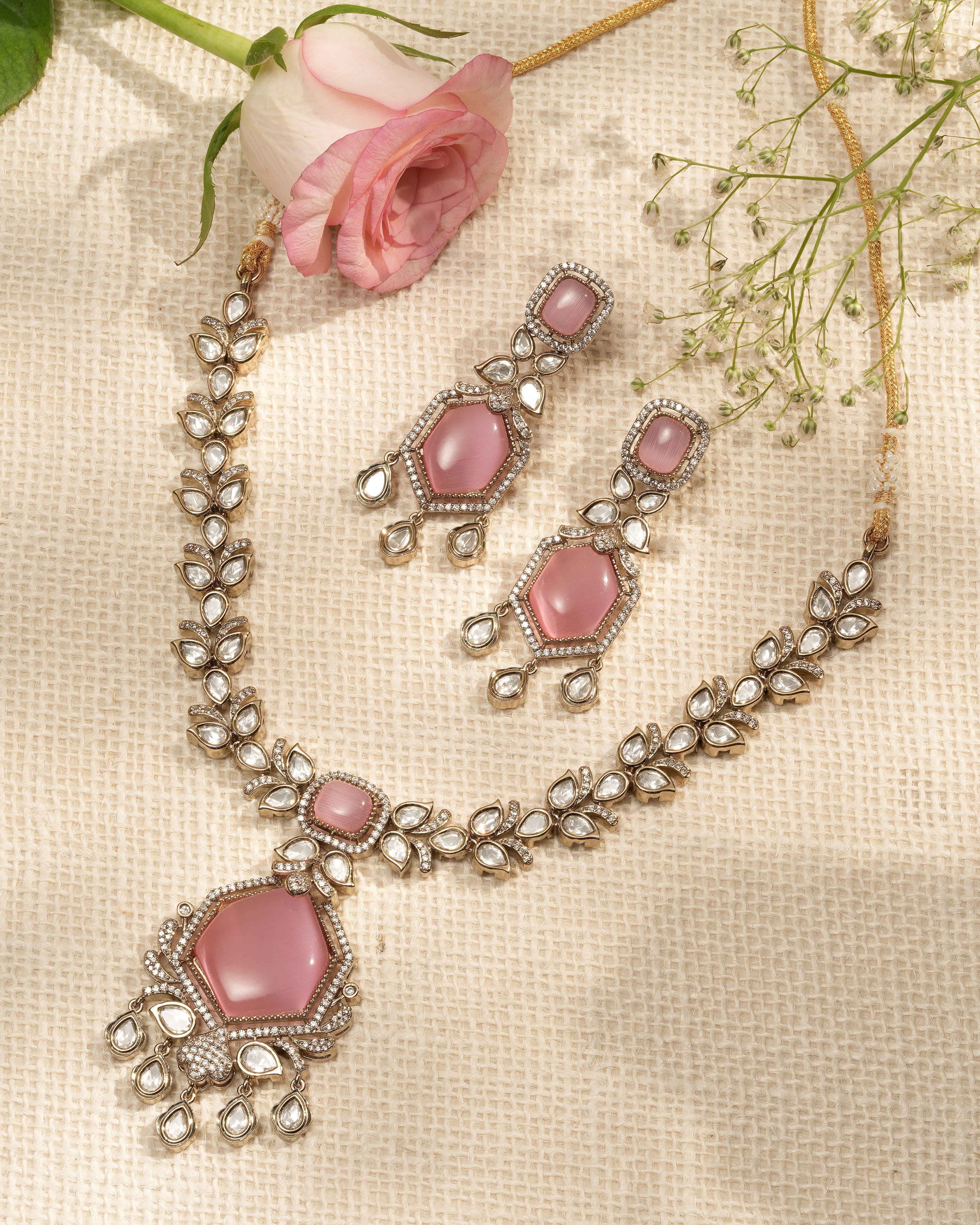 Rosy Pink Leaf‑Motif “Mona Lisa” Pendant & Earring Set