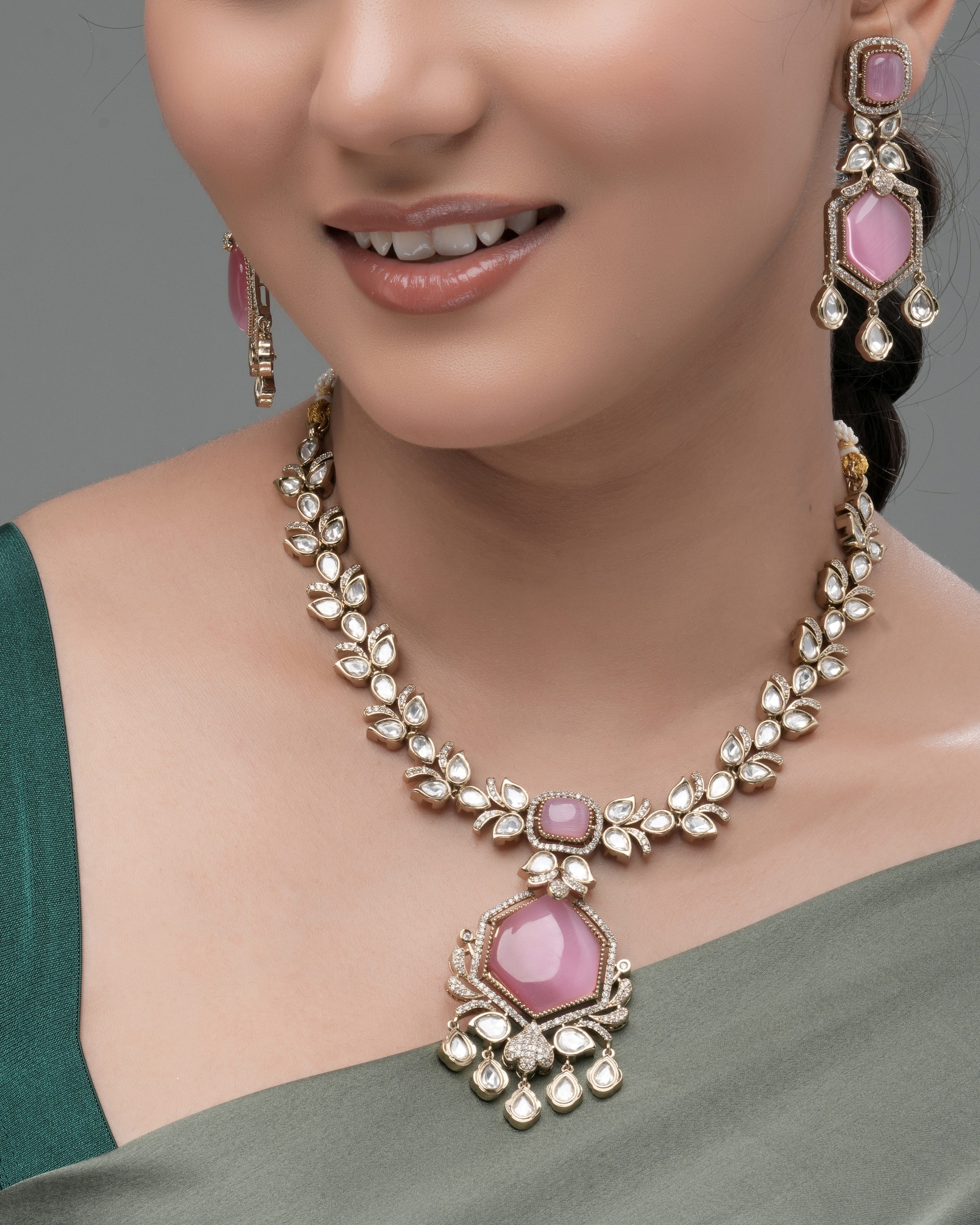 Rosy Pink Leaf‑Motif “Mona Lisa” Pendant & Earring Set
