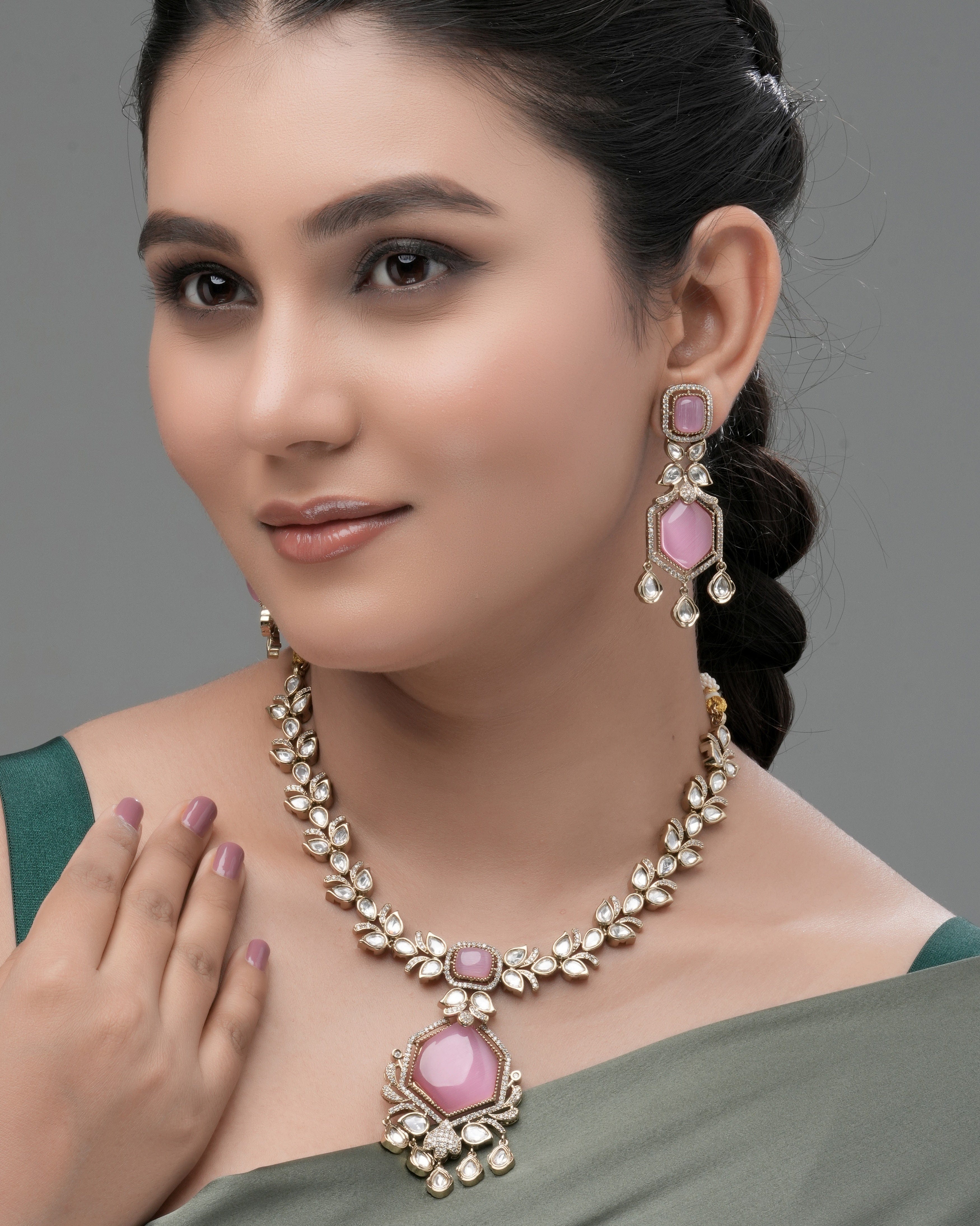 Rosy Pink Leaf‑Motif “Mona Lisa” Pendant & Earring Set