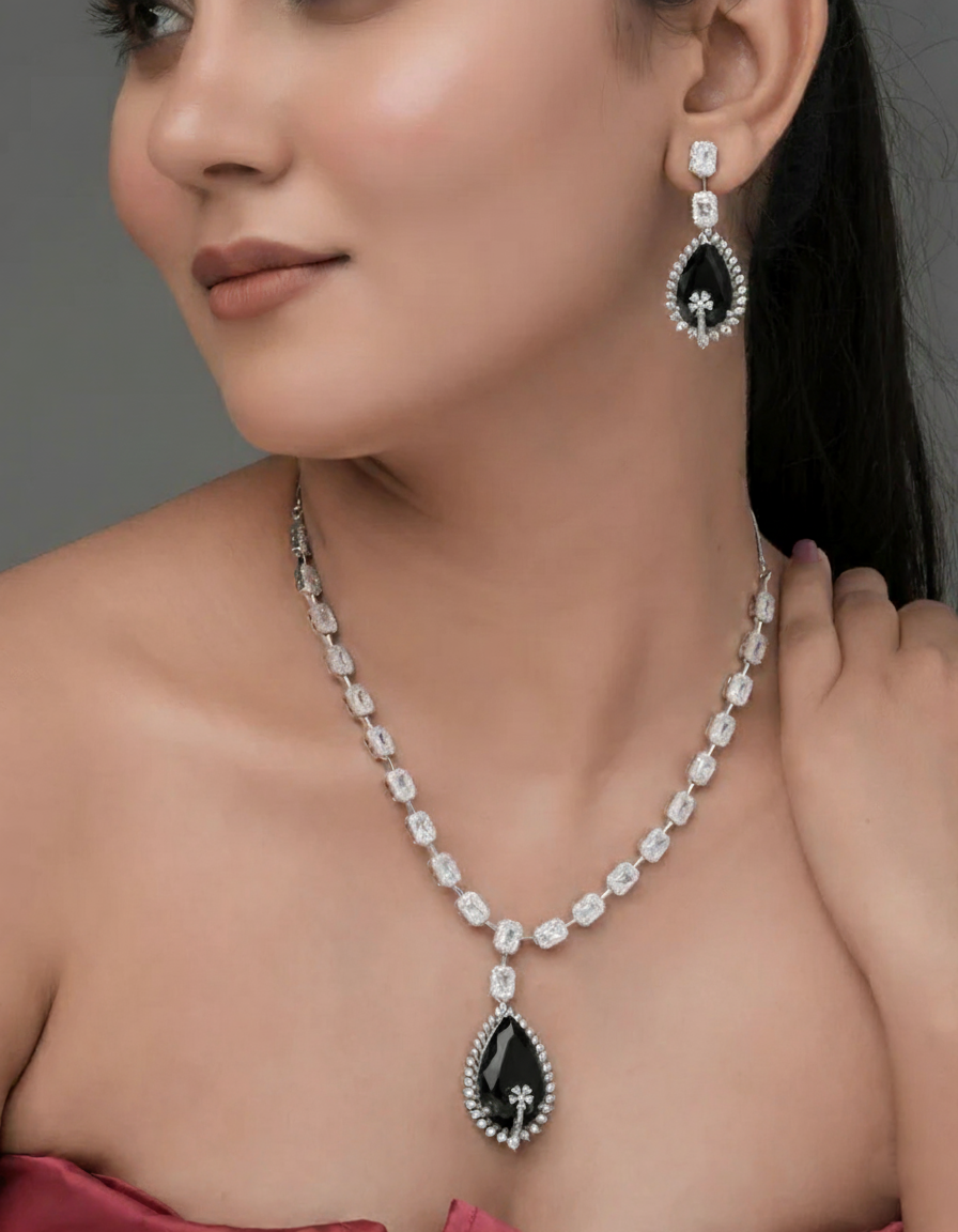 Elegant Green Teardrop Necklace & Earrings Set – Crystal Studded Statement Jewelry