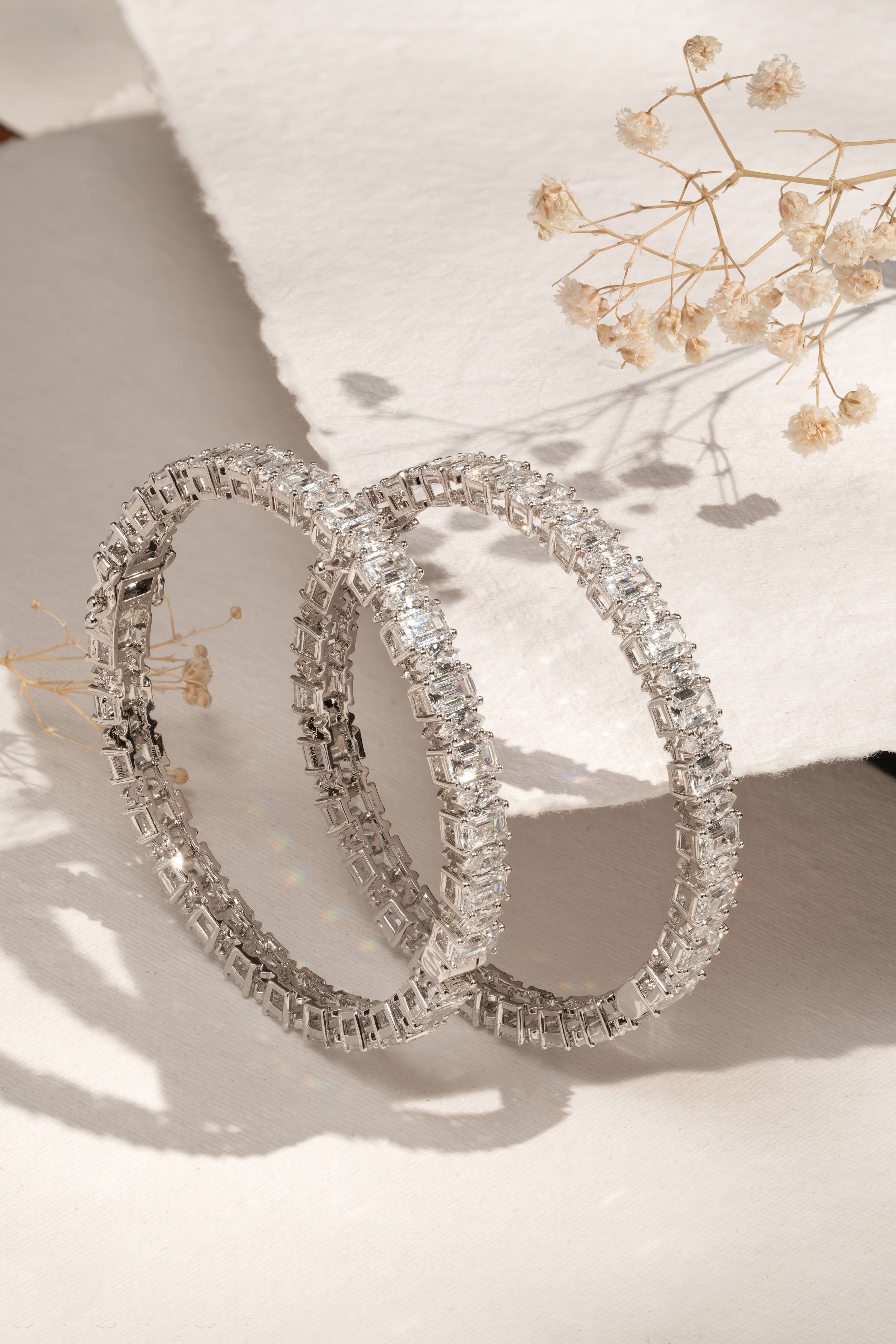 Dual Scale Square Link Hinged Bangle Set – Mataari