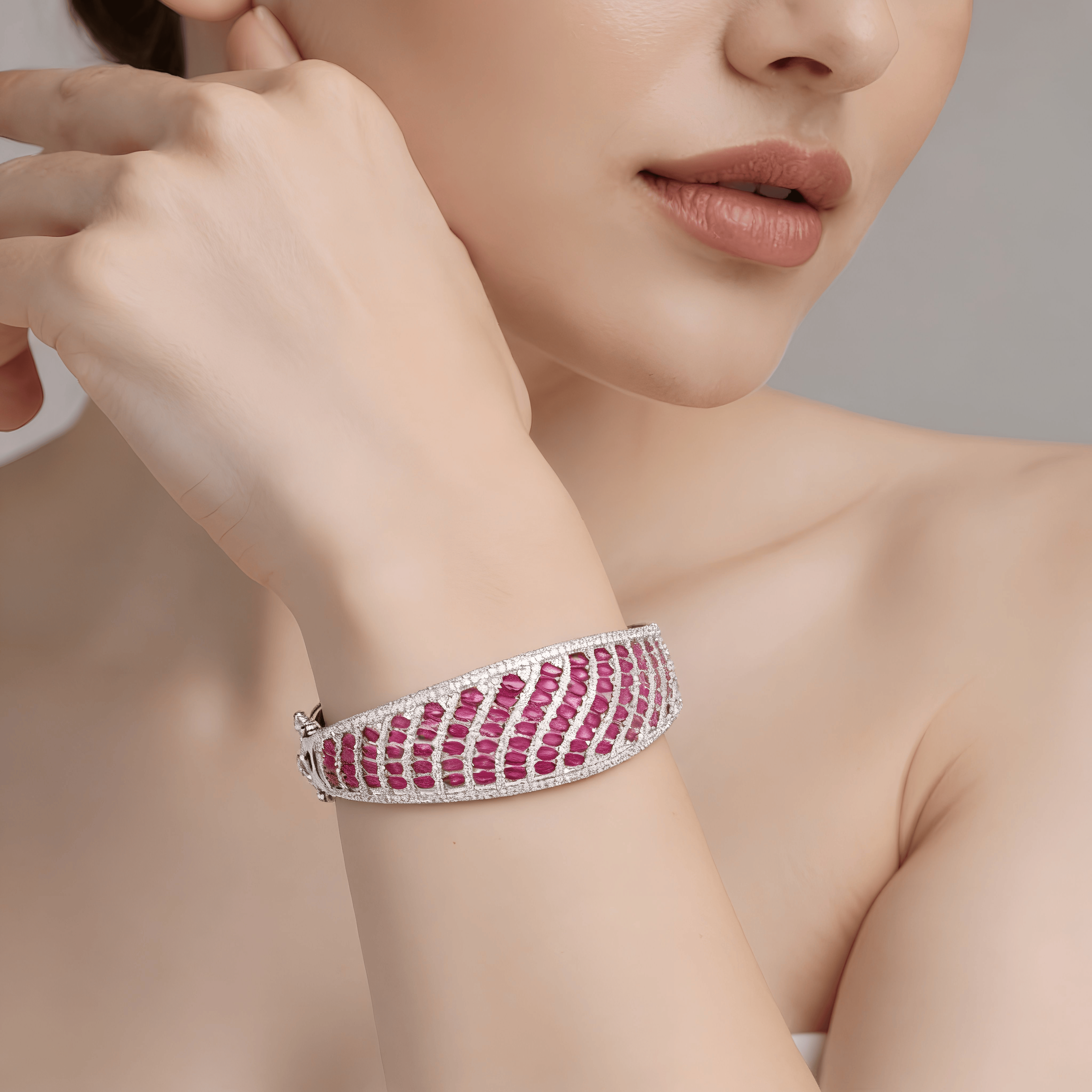 Mataari Bracelet Wedding Cubic Zirconia Silver Plated Openable Bracelet