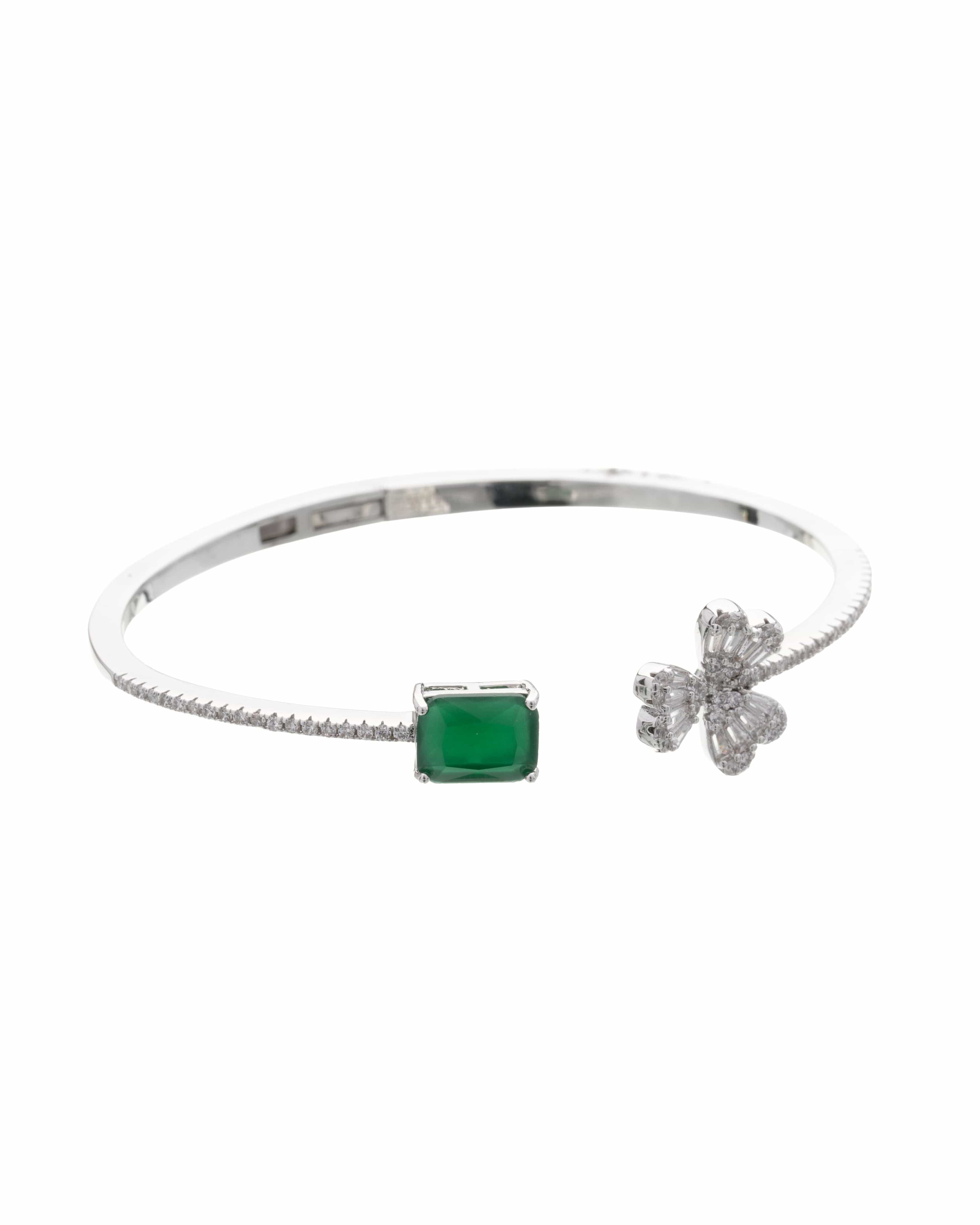 Mataari Bracelets Emerald Clover Charm Open Bangle Bracelet
