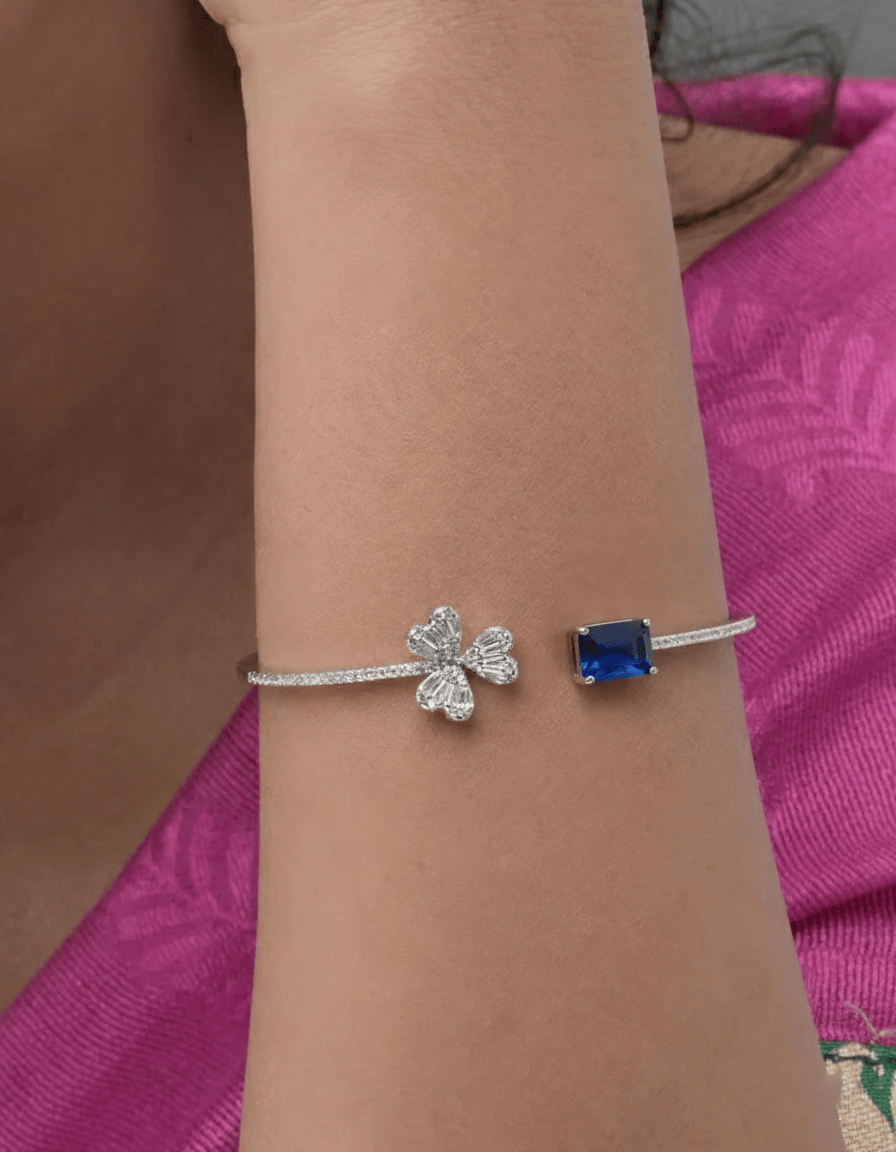 Mataari Bracelets Emerald Clover Charm Open Bangle Bracelet