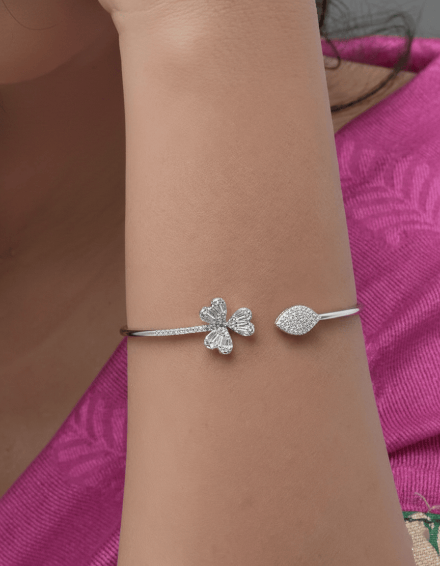 Mataari Bracelets Emerald Clover Charm Open Bangle Bracelet