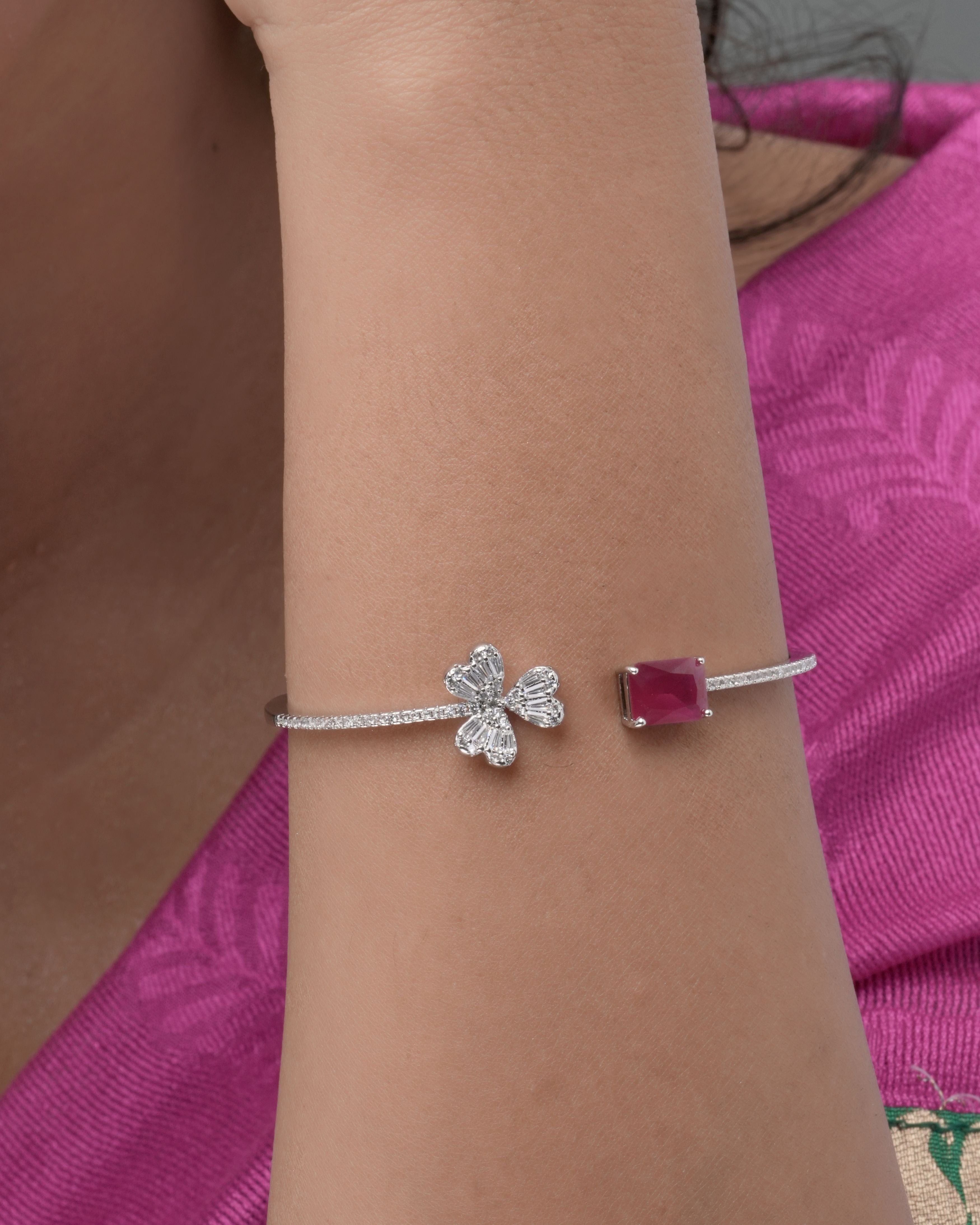 Mataari Bracelets Emerald Clover Charm Open Bangle Bracelet