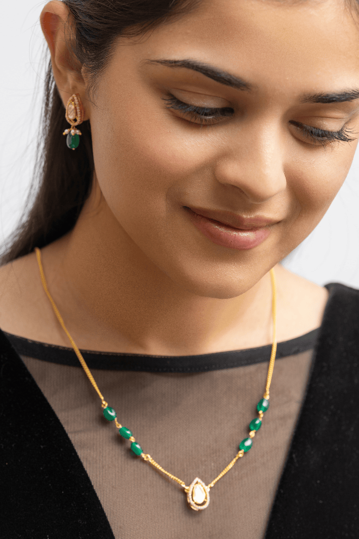 Mataari Necklace Aahana Emerald Whisper Set
