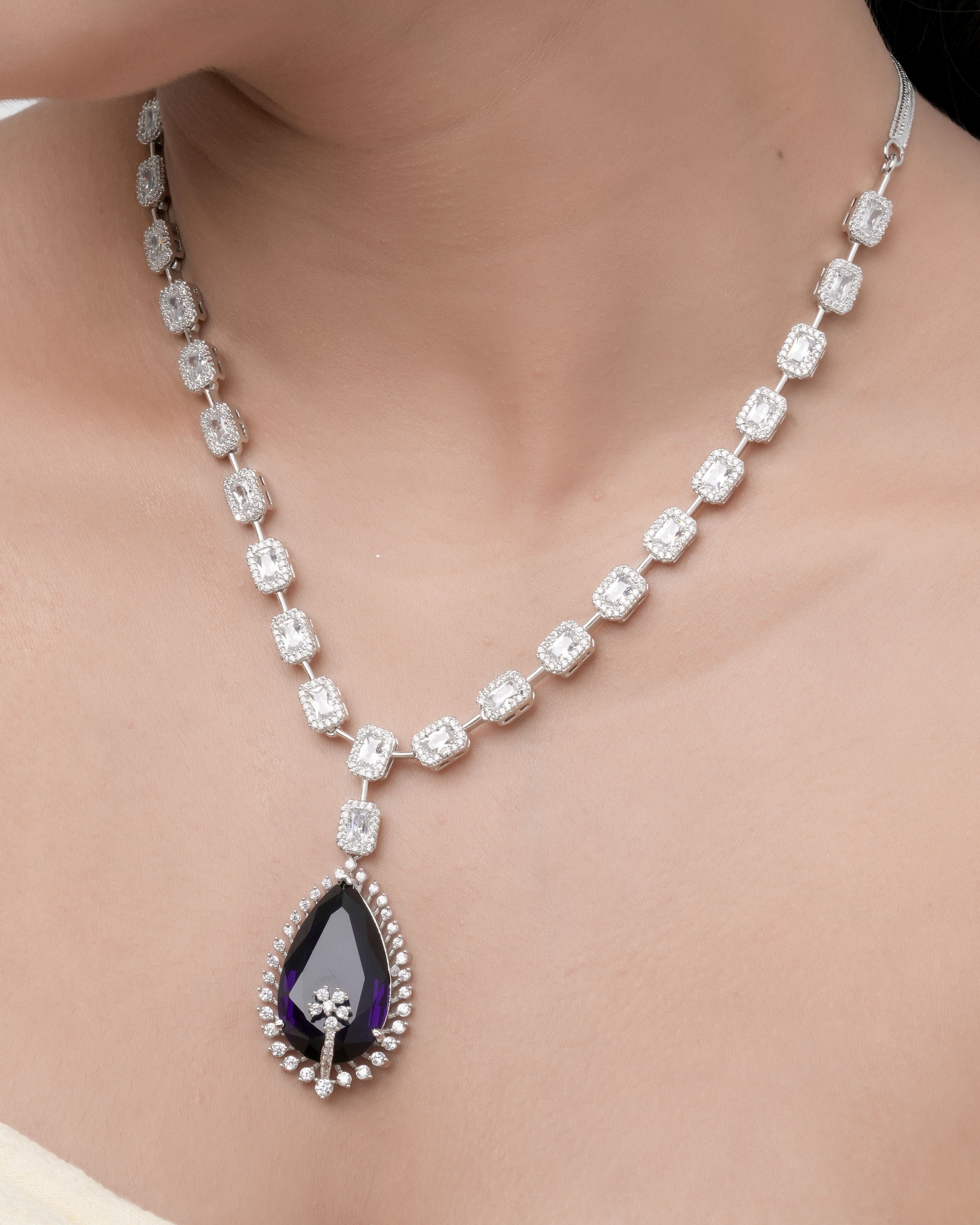 Mataari Necklaces Elegant Green Teardrop Necklace & Earrings Set – Crystal Studded Statement Jewelry