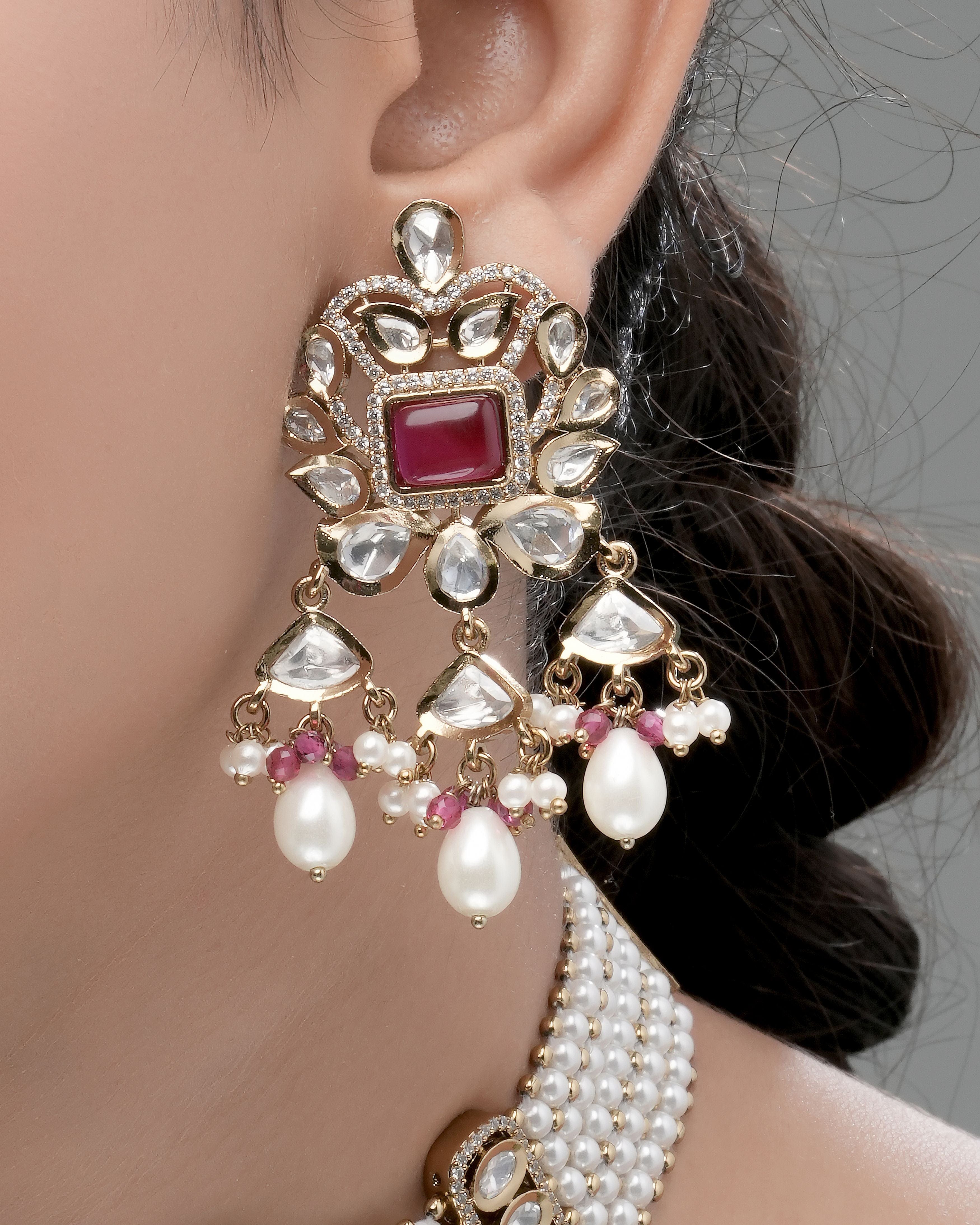 Mataari Necklaces Emerald Majesty Kundan Pearl Choker & Earring | Gold Tone | Indian Jewelry | Mataari