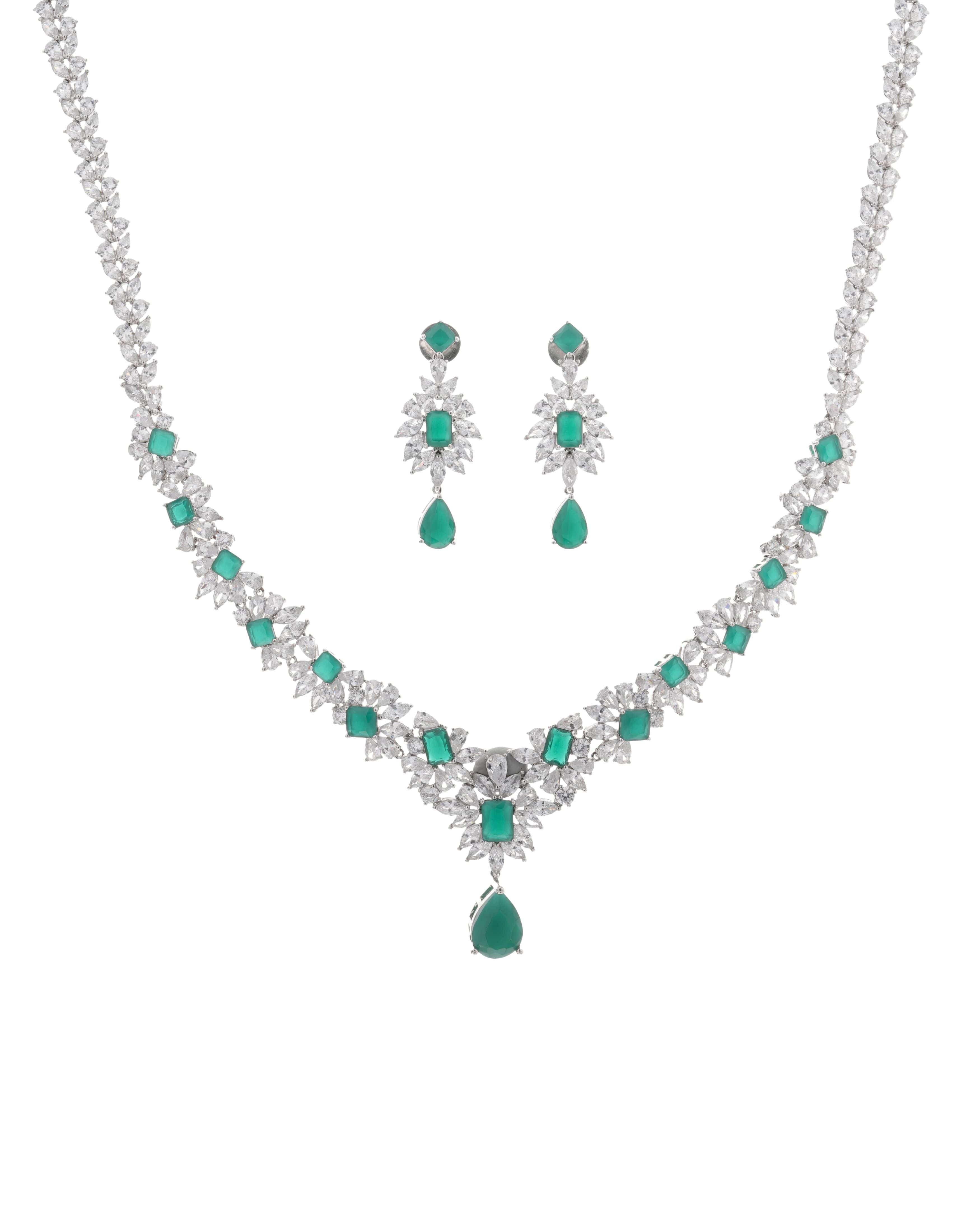 Mataari Necklaces Emerald Princess Cut Halo Necklace & Earrings Set | Emerald Natural Stone + Swarovski Elements + CZ | Rhodium | Luxury Bridal Jewelry