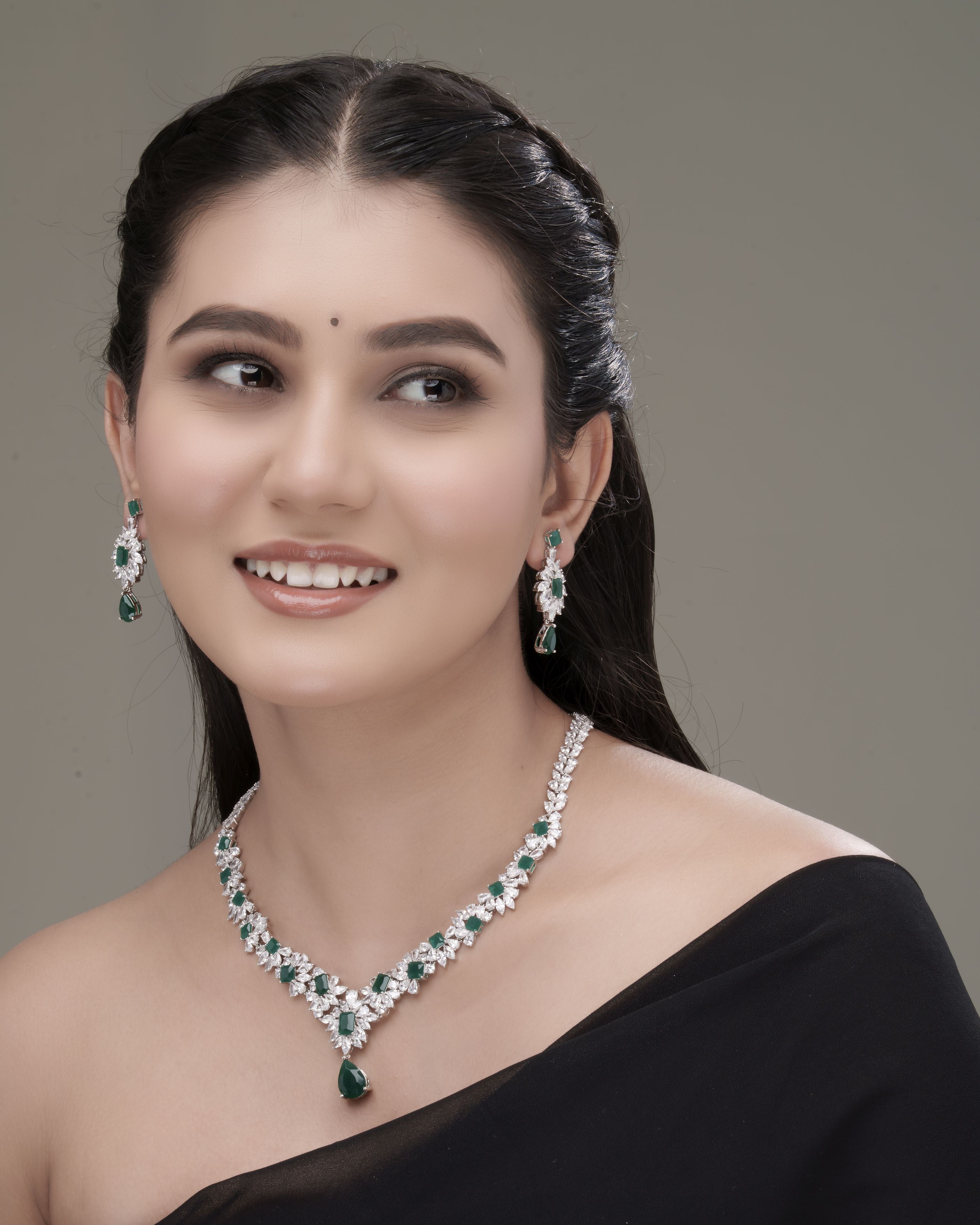 Mataari Necklaces Emerald Princess Cut Halo Necklace & Earrings Set | Emerald Natural Stone + Swarovski Elements + CZ | Rhodium | Luxury Bridal Jewelry