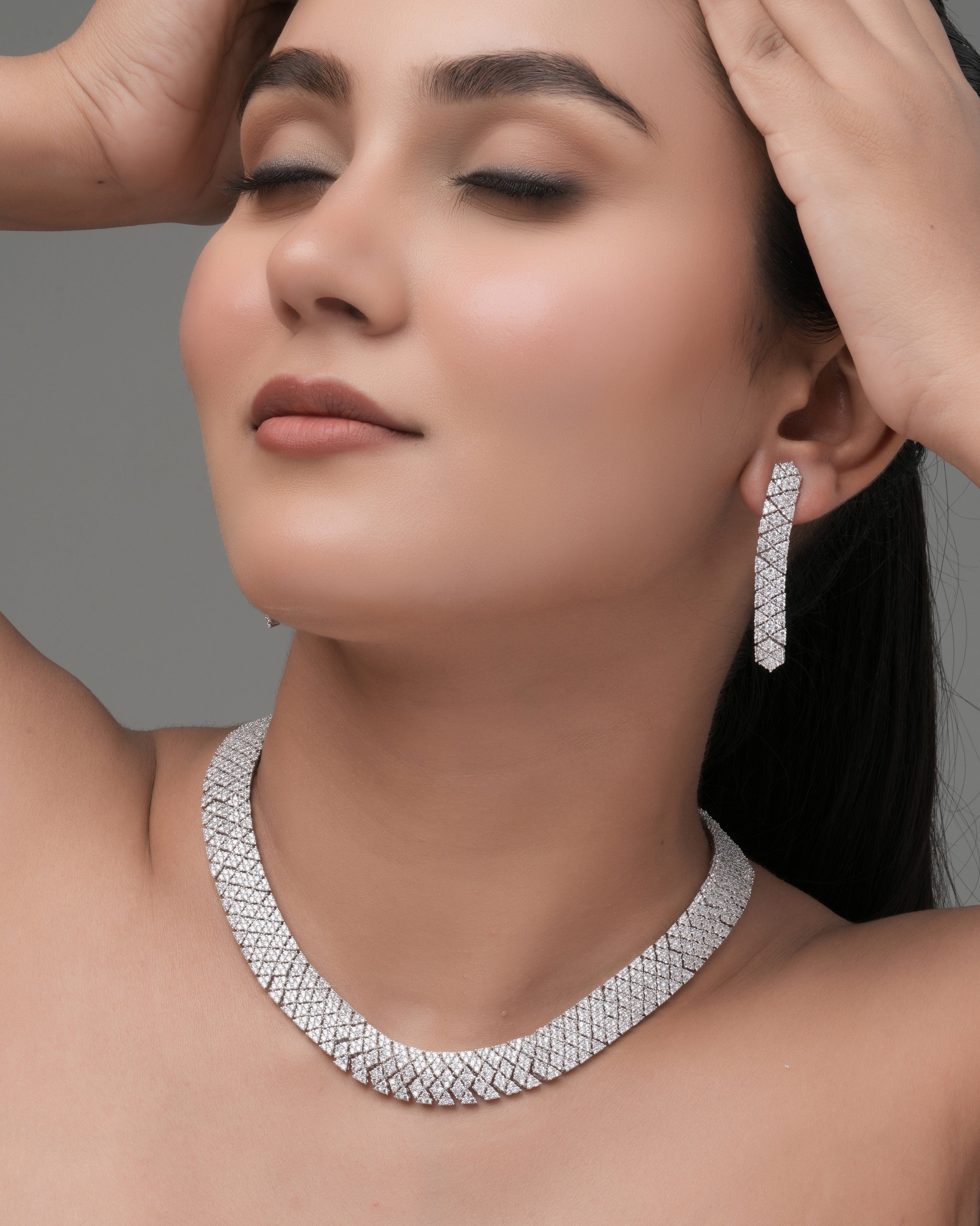 Mataari Necklaces Glacier Diamond Mesh Choker Set – Statement Elegance