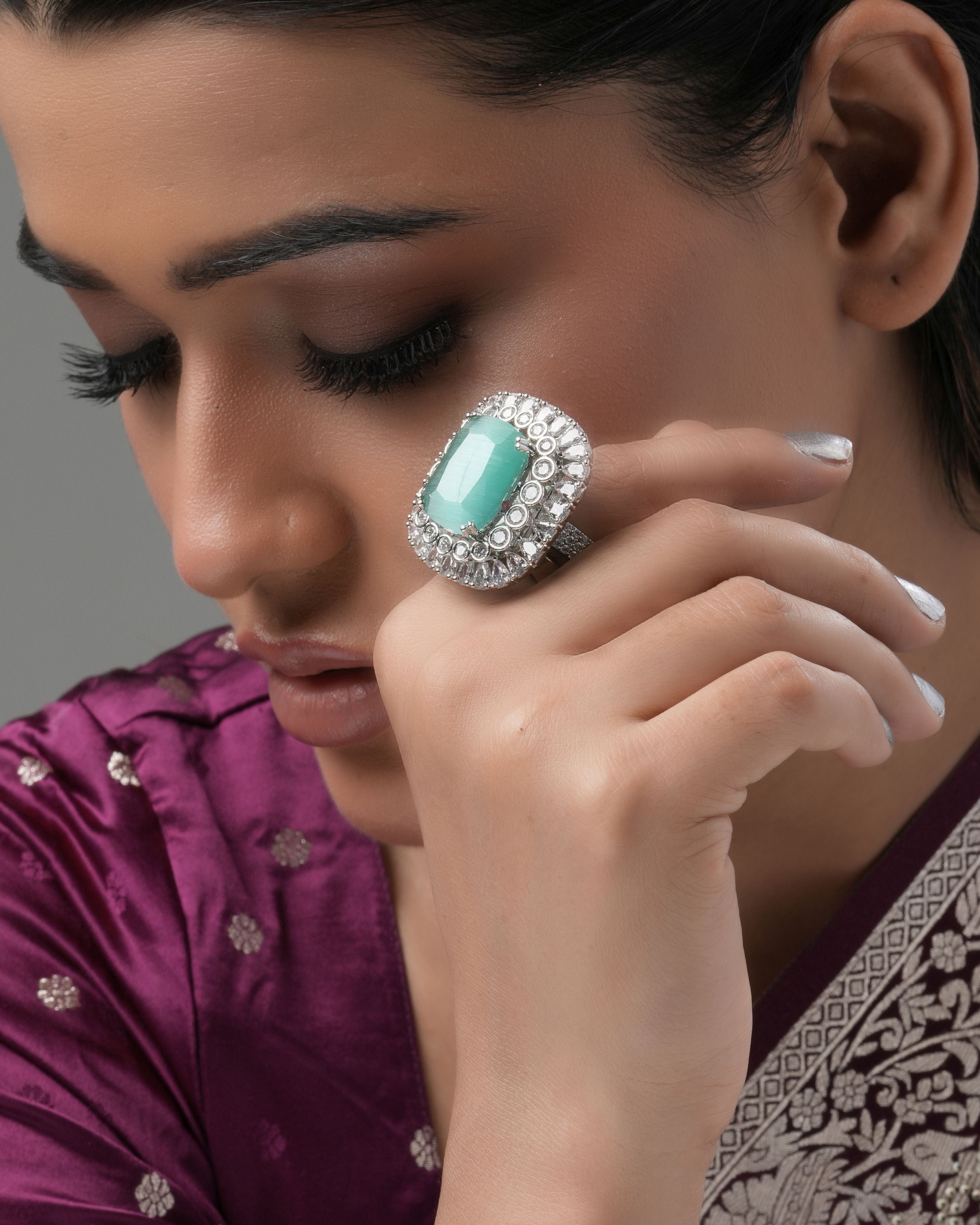 Mataari Ring Emerald Halo Luxe Ring