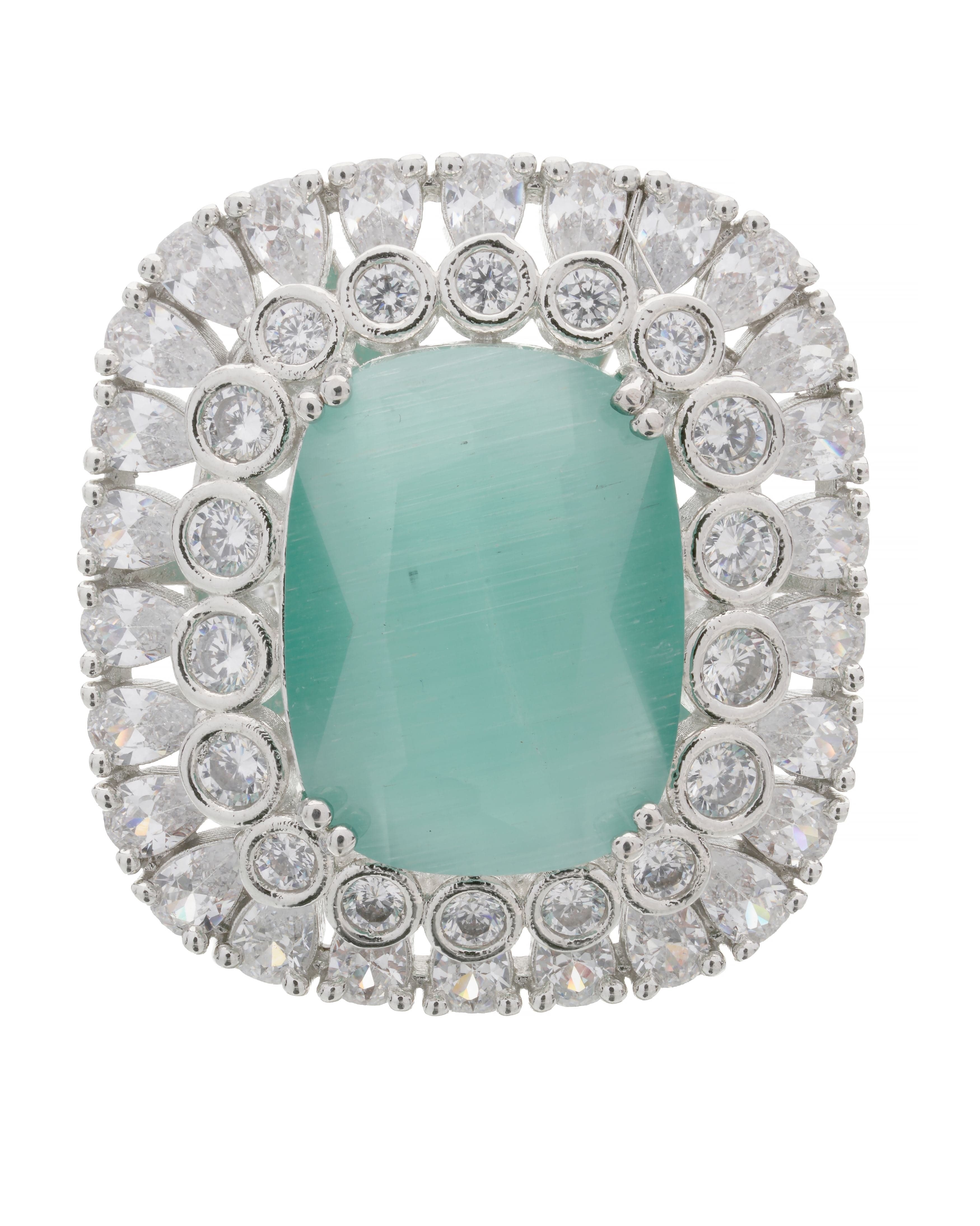 Mataari Ring Emerald Halo Luxe Ring