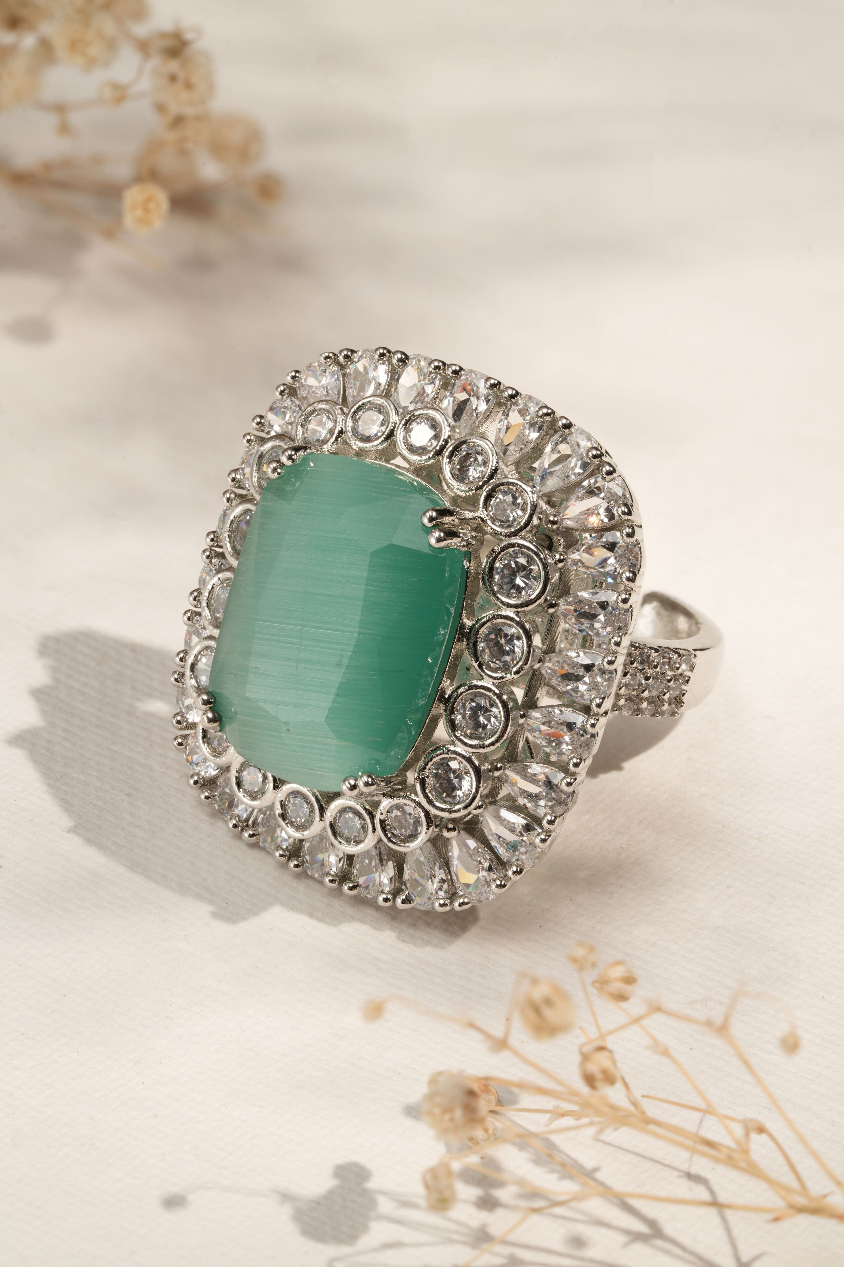 Mataari Ring Emerald Halo Luxe Ring
