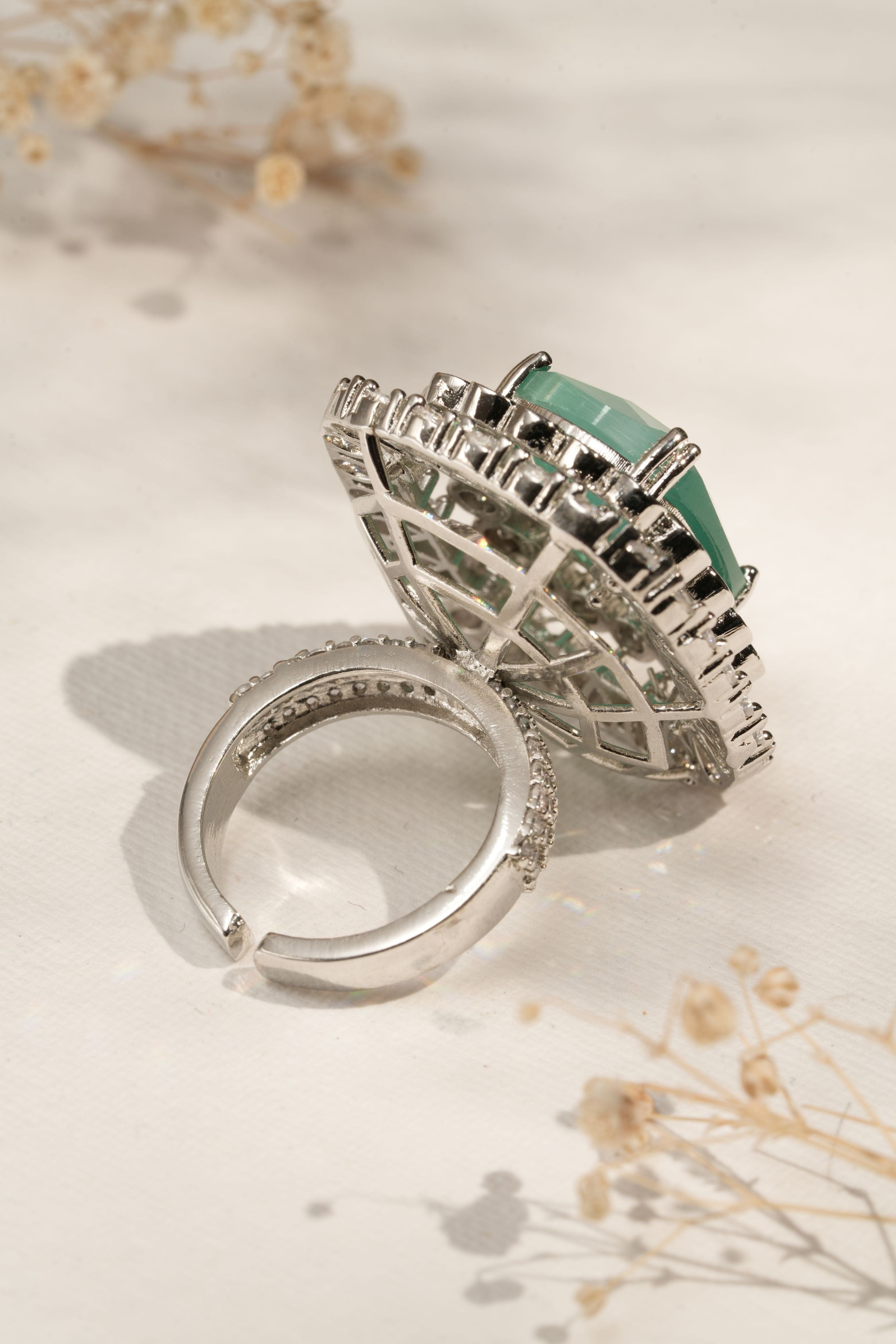 Mataari Ring Emerald Halo Luxe Ring