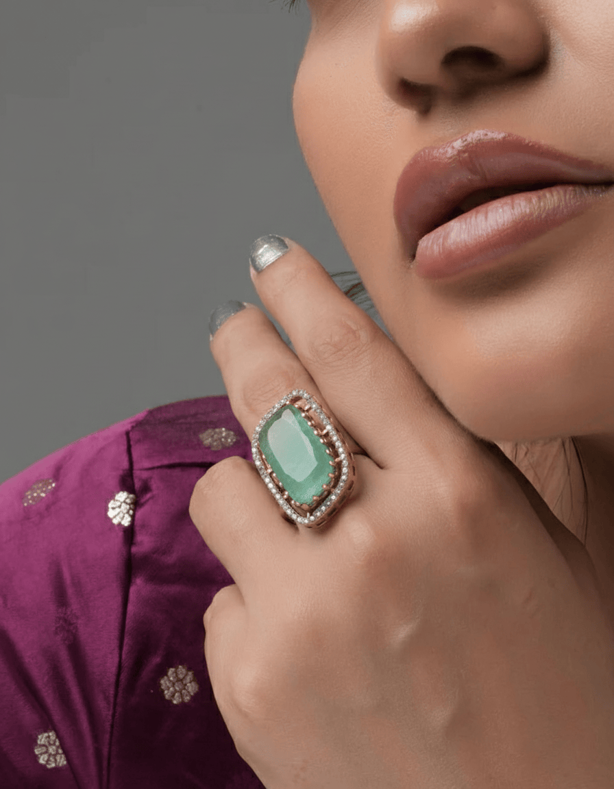 Mataari Ring Regal Radiance: Emerald Majesty Gold Ring
