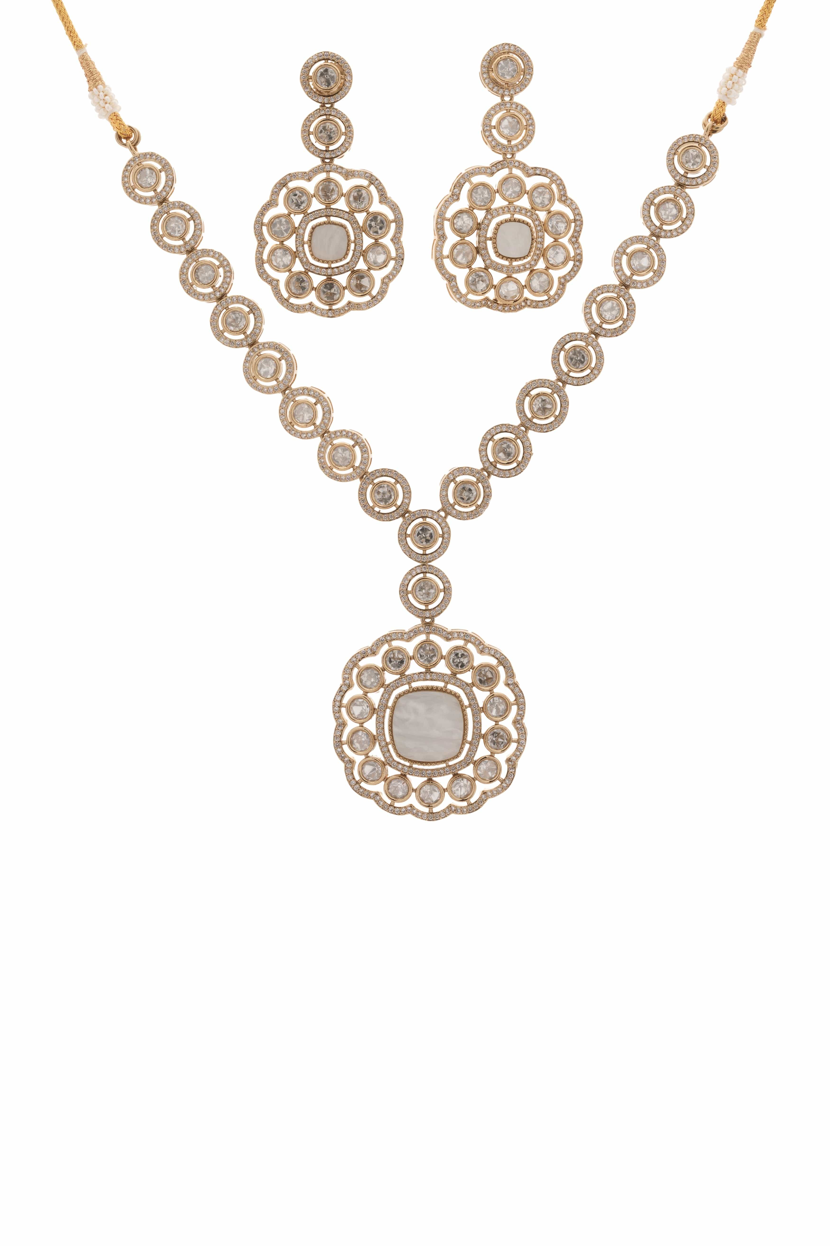Mataari Royal Moon – White Pendant Kundan Necklace