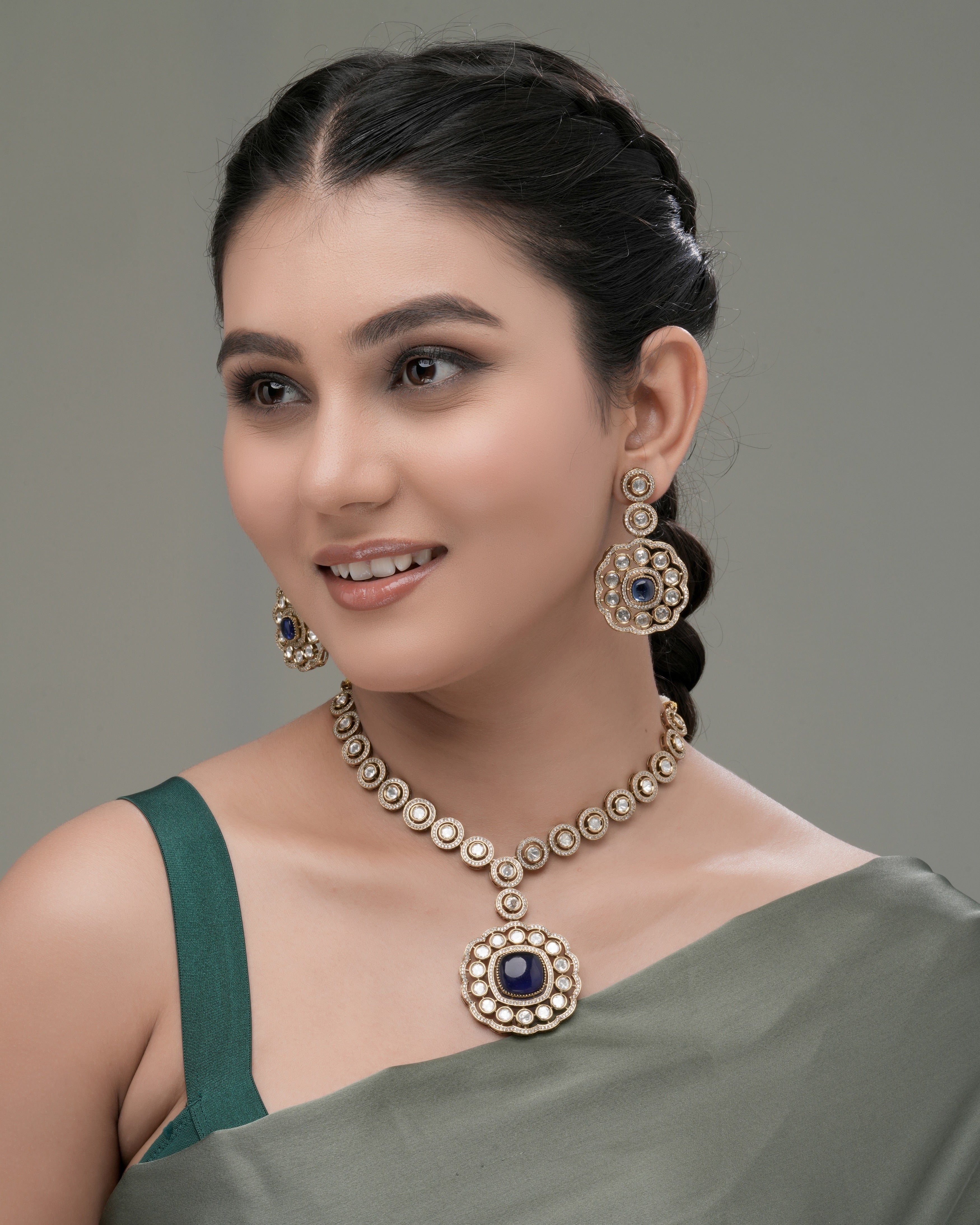 Mataari Royal Moon – White Pendant Kundan Necklace