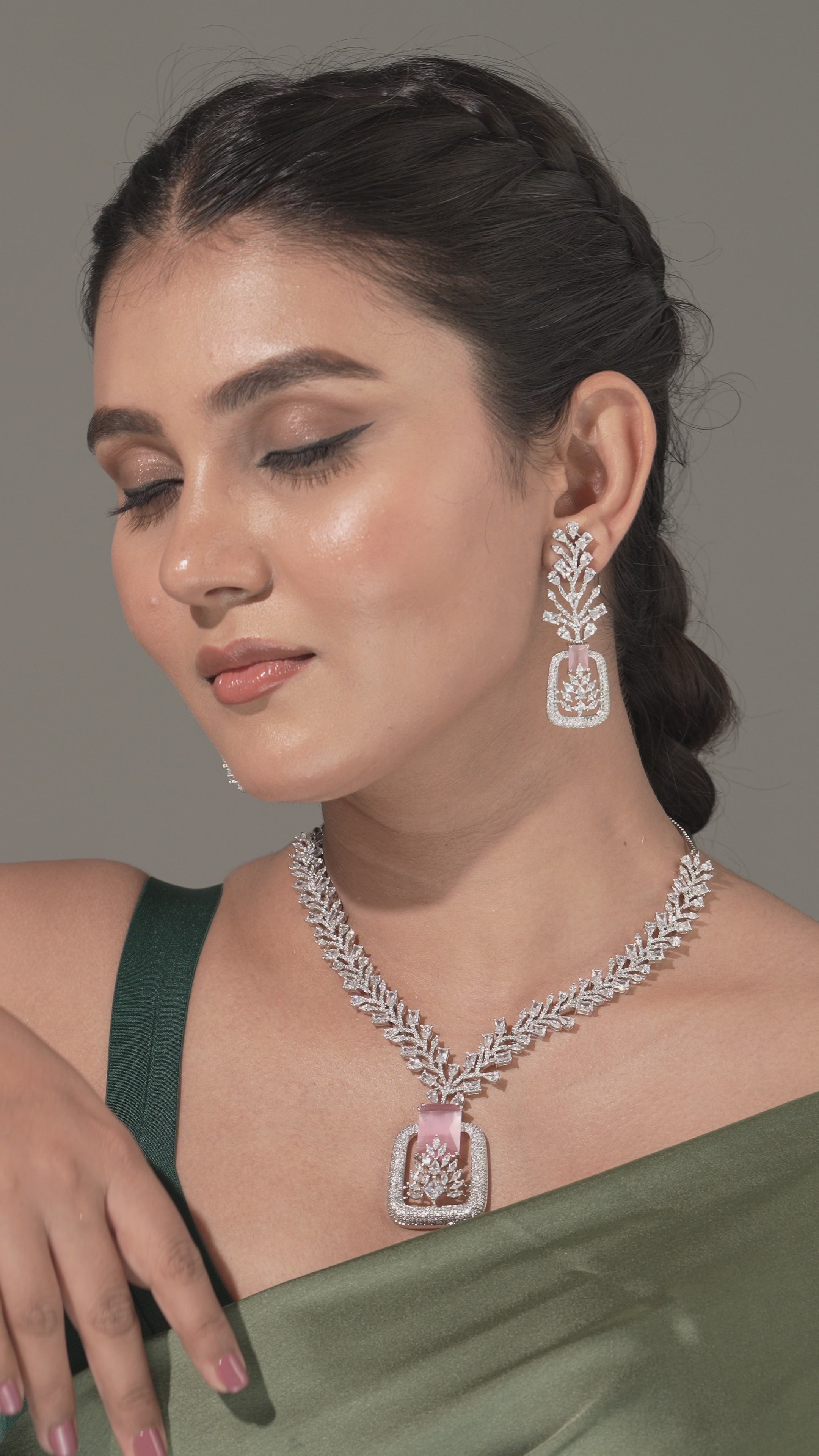 Emerald Edge Crystal Necklace Set (Swarovski Elemens)