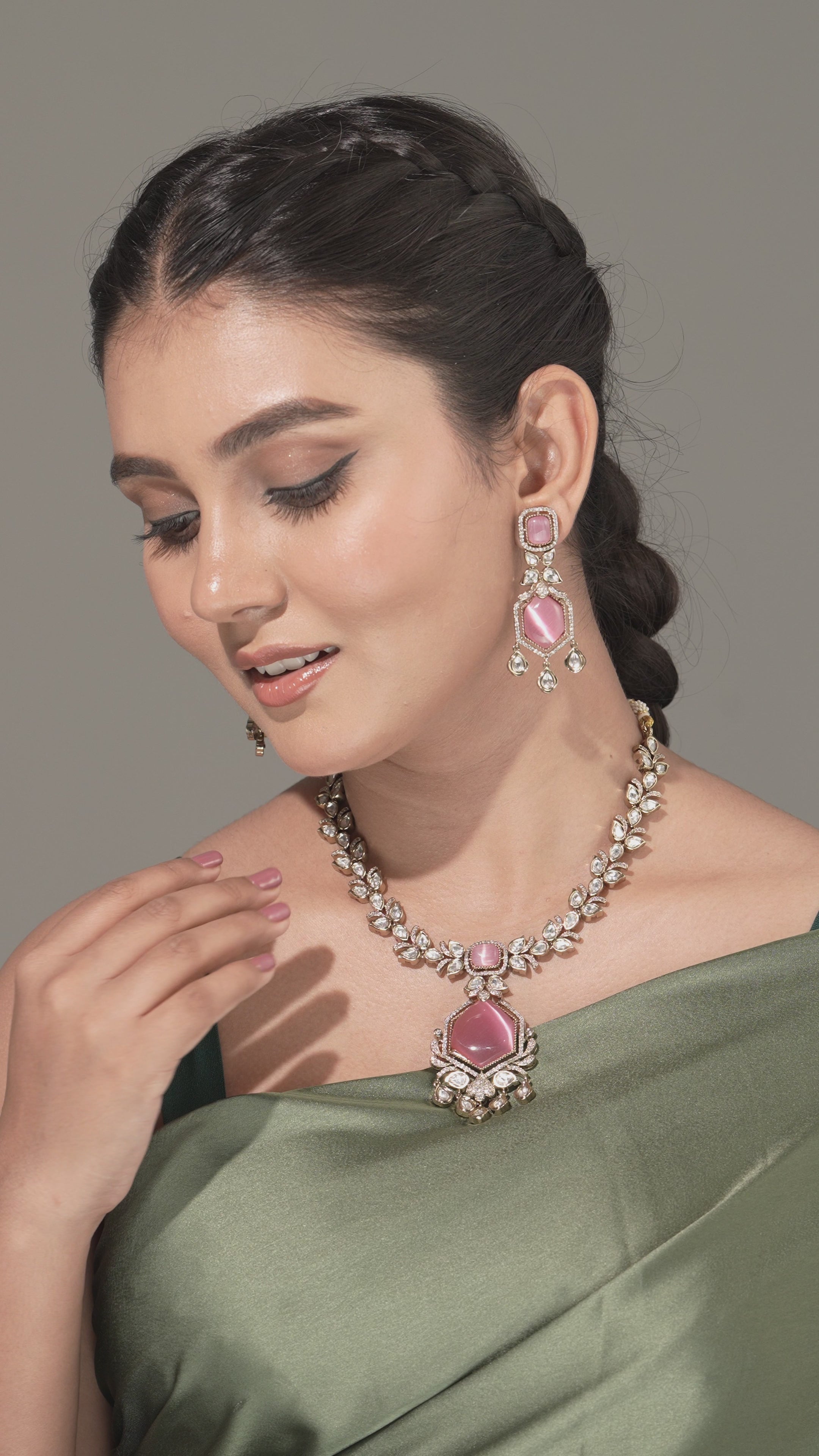 Rosy Pink Leaf‑Motif “Mona Lisa” Pendant & Earring Set