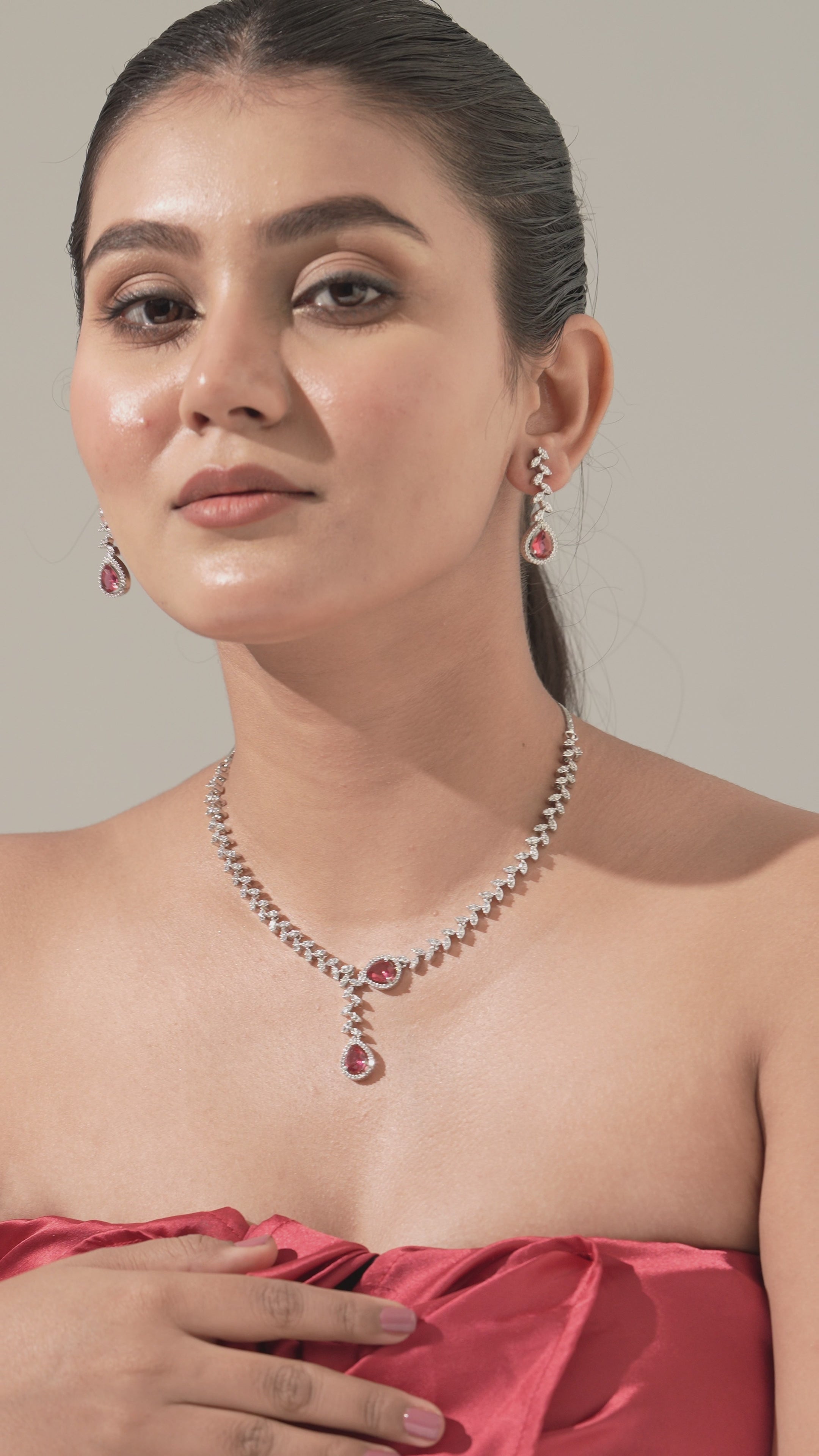Emerald Teardrop Shine Necklace & Earrings Set