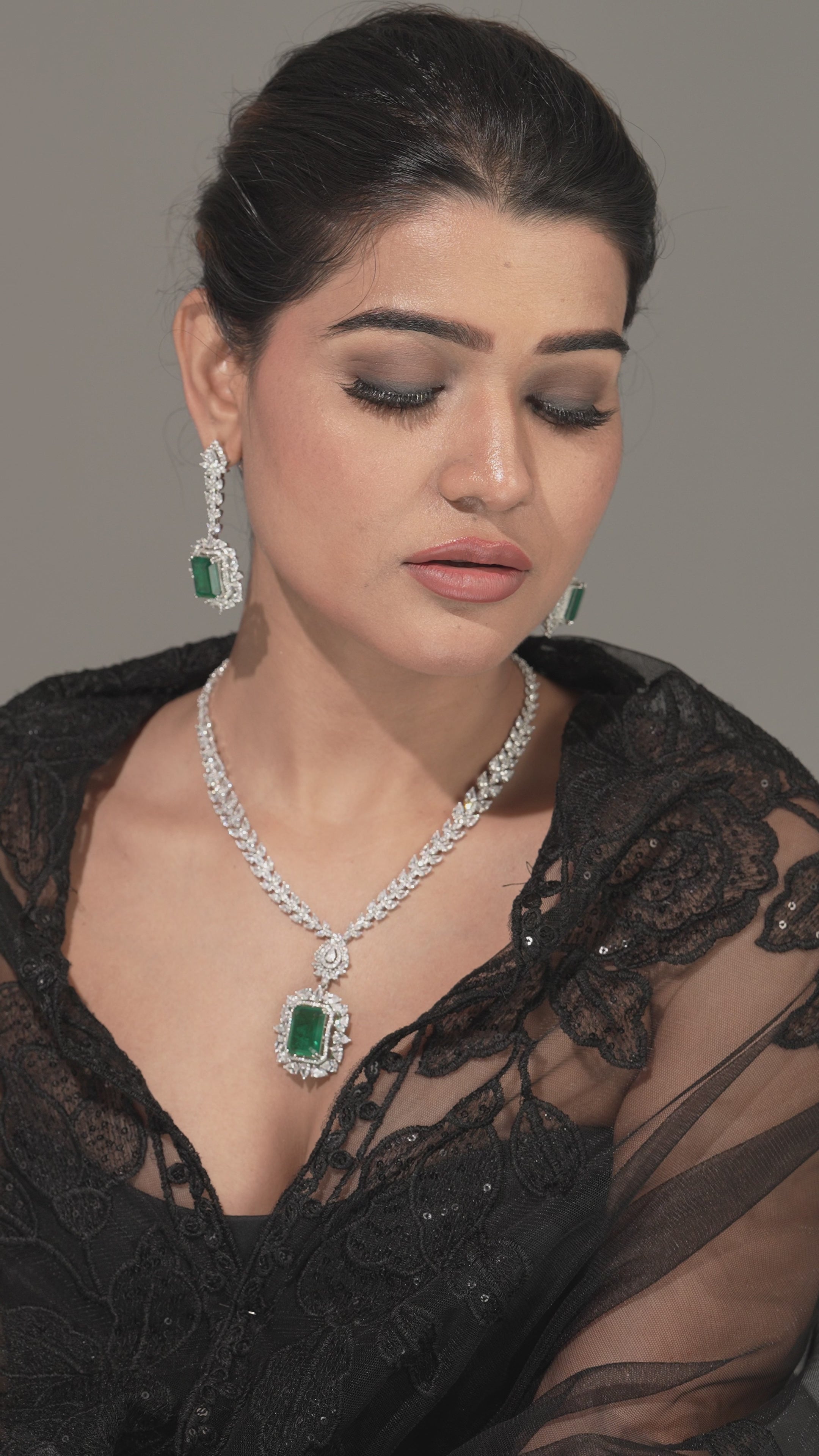 Emerald Radiance Necklace & Earrings Set – Silver Plated with CZ Halo